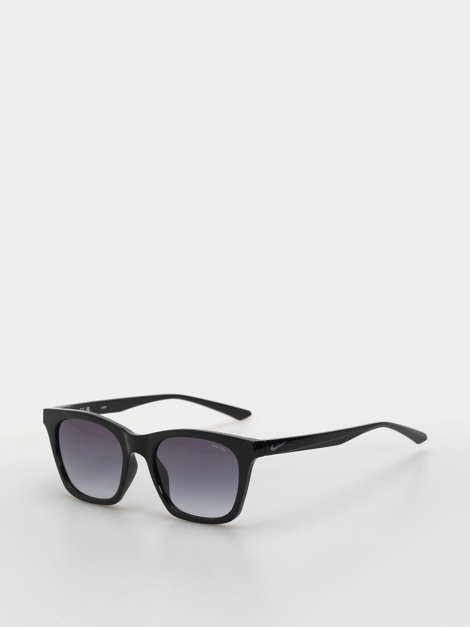 Nike Vital Flow Napszemüvegek (black/smoke gradient)
