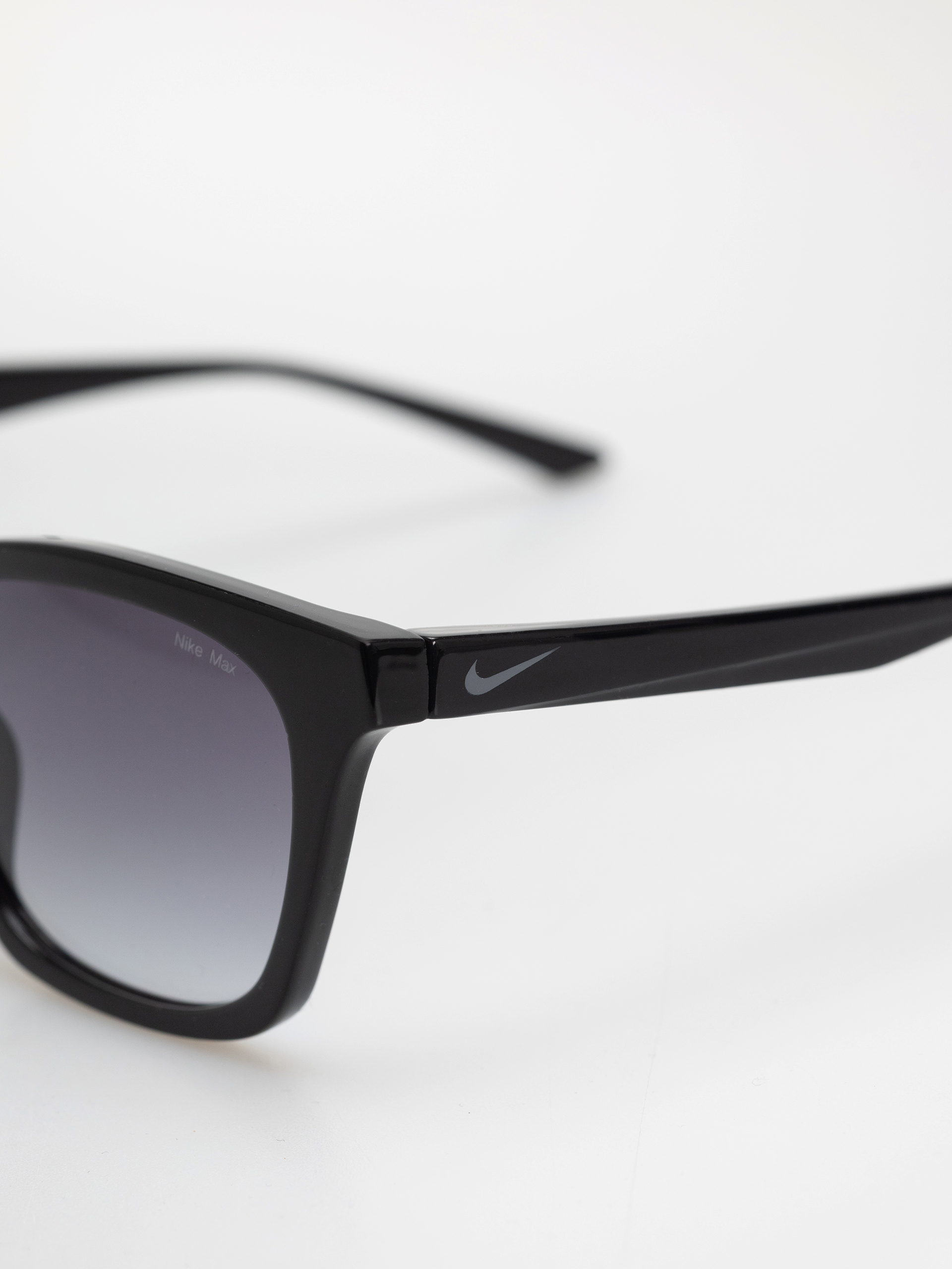 Nike Vital Flow Napszemüvegek (black/smoke gradient)