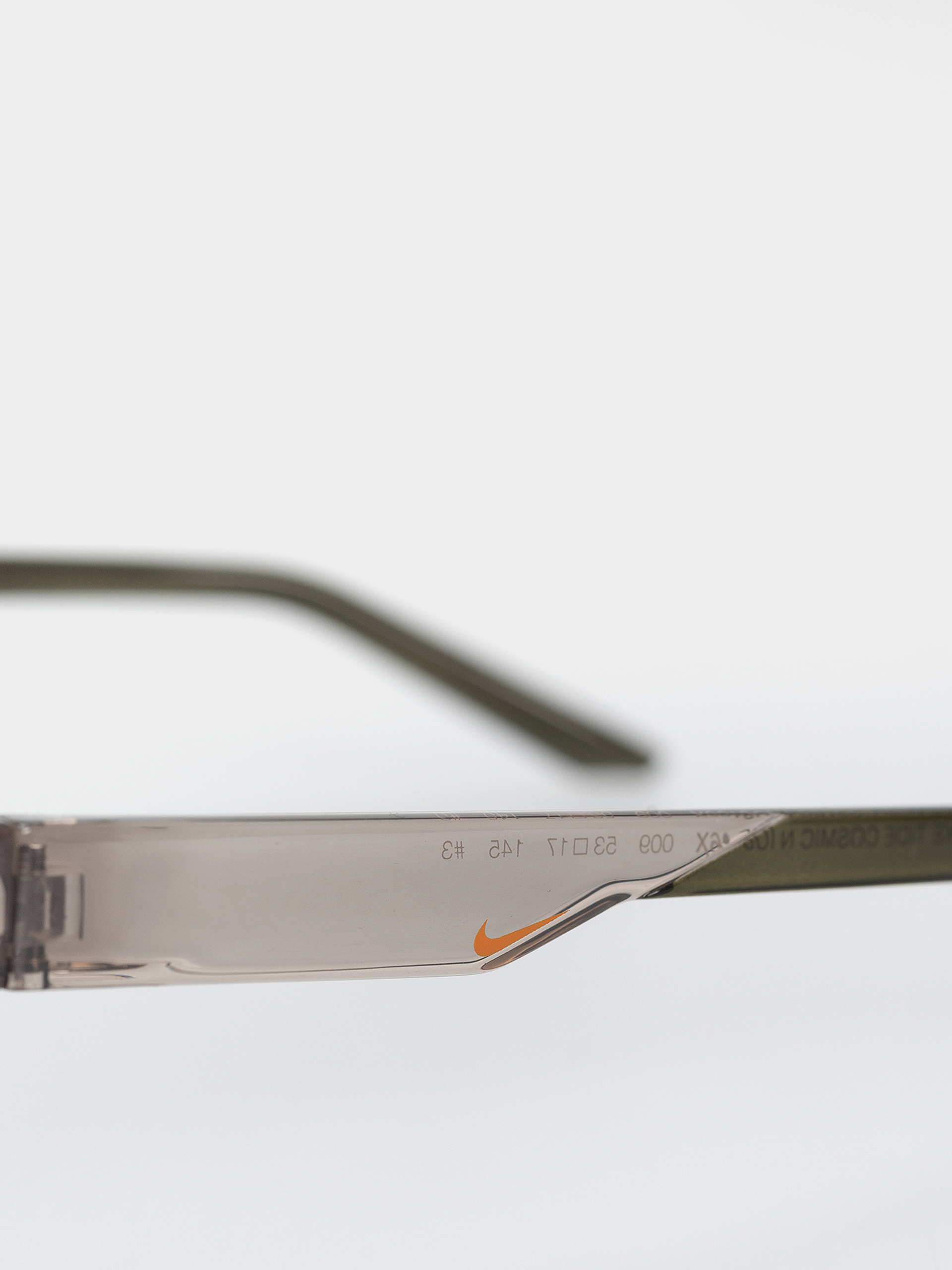 Nike Tide Cosmic Napszemüvegek (college grey/green)