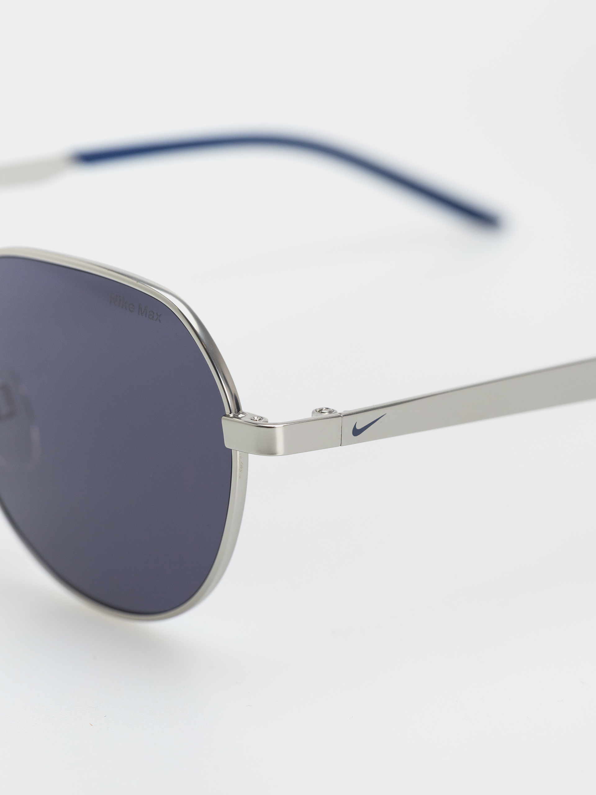 Nike Traveler Trend Napszemüvegek (satin silver/blue)