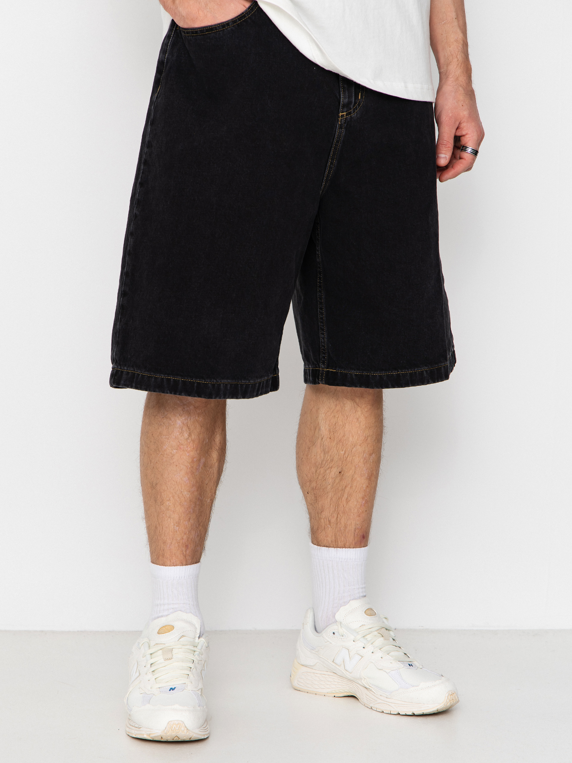Rövidnadrág Carhartt WIP Brandon (black stone washed)