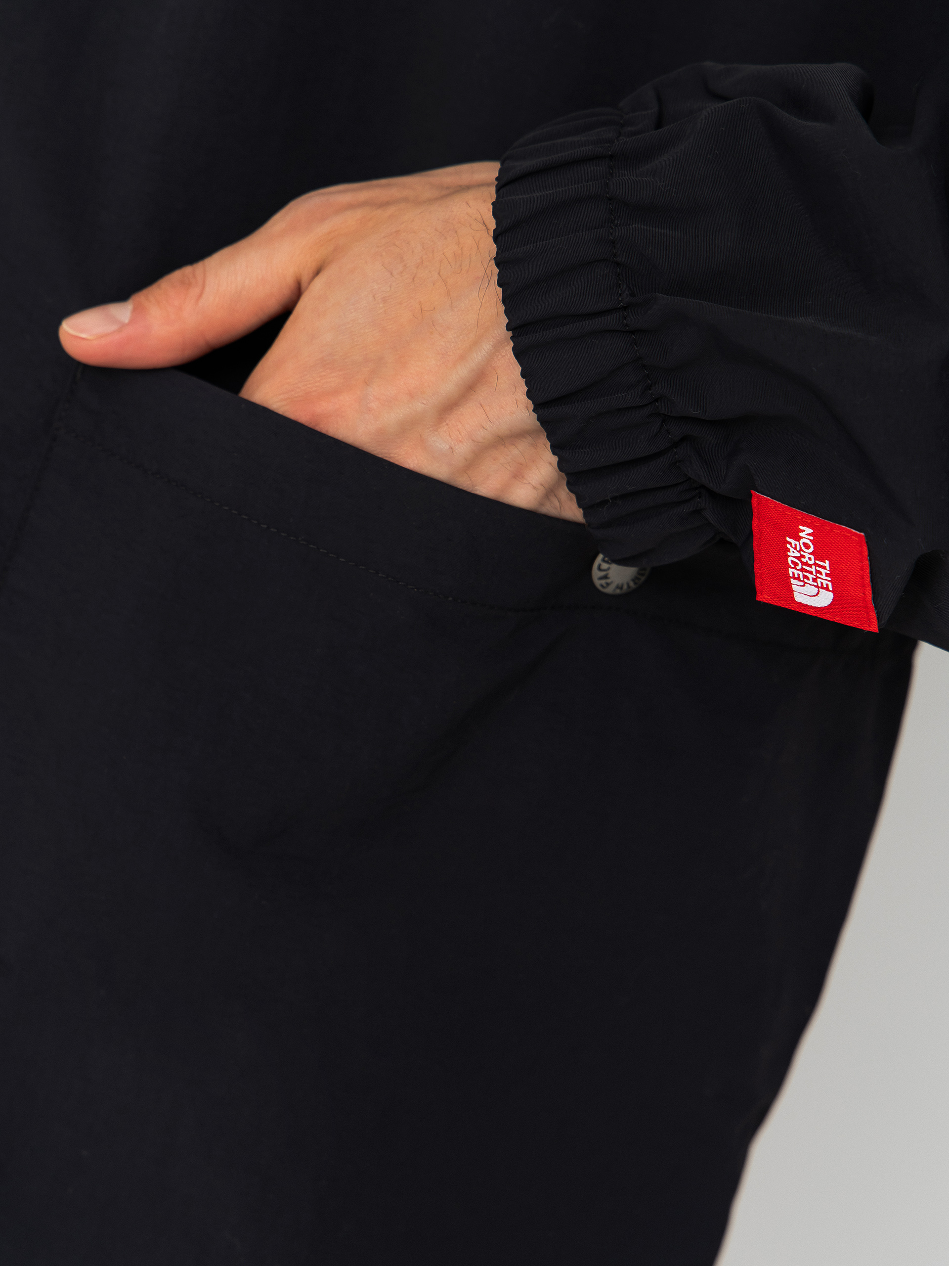 The North Face Tnf Red Box Nylon Hosszú ujjú felső (tnf black)