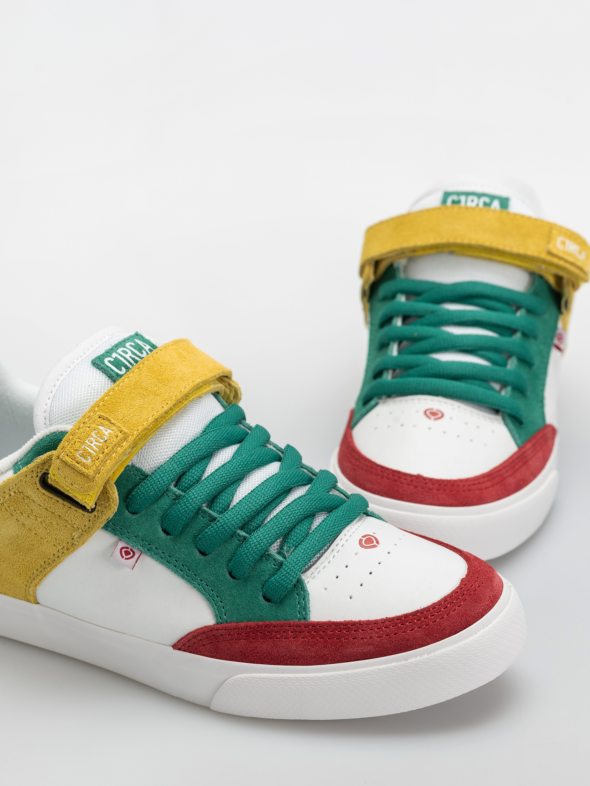 Cipők Circa 205 Vulc (red/green/yellow/white)