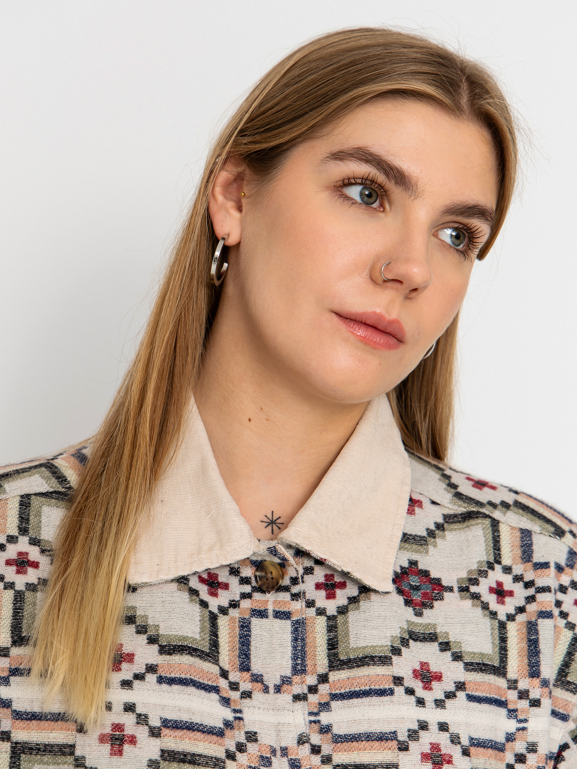 Dzseki Brixton The Alfama Wmn (digi tile)