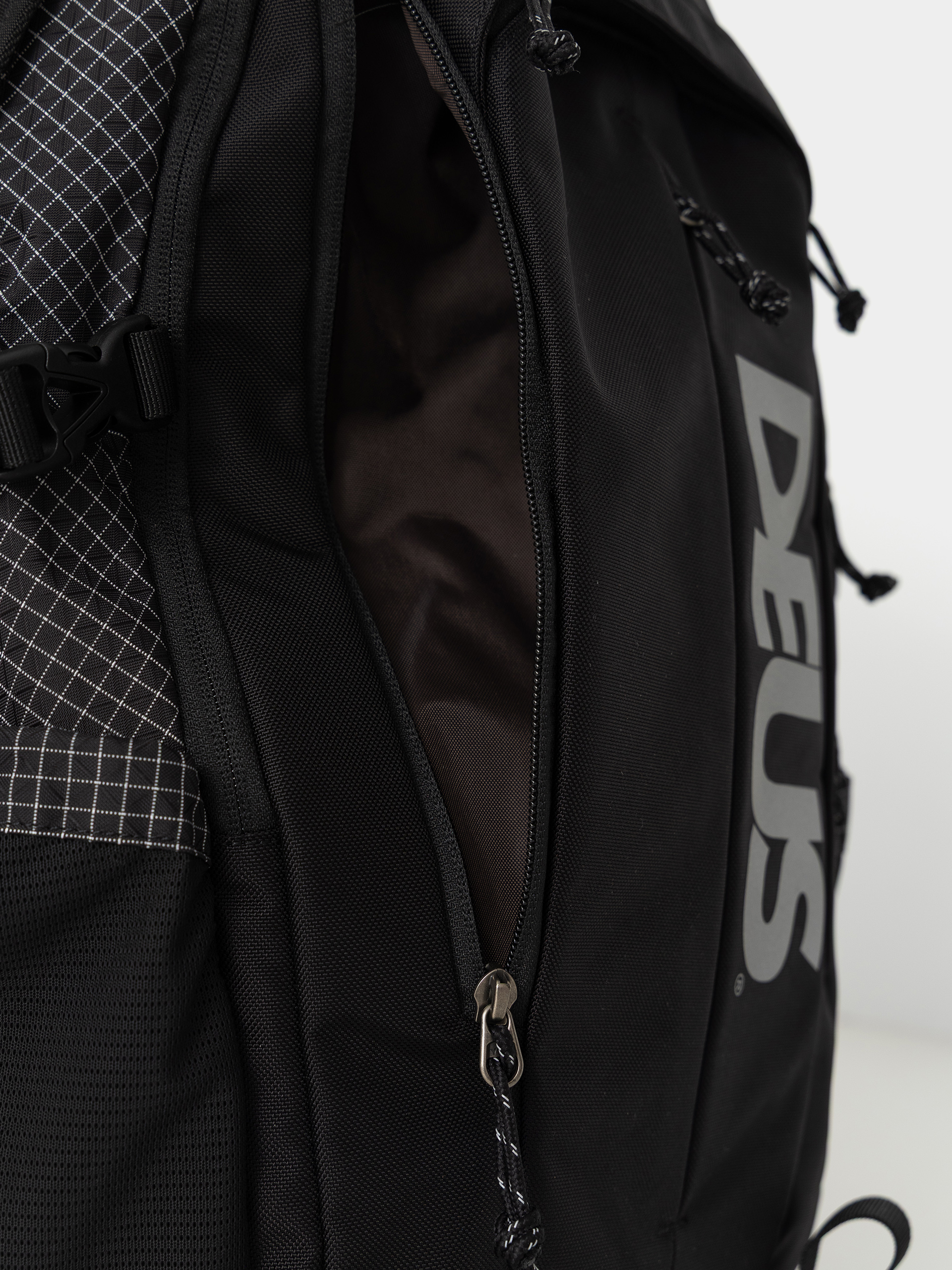 Hátizsák Deus Ex Machina Field (black)