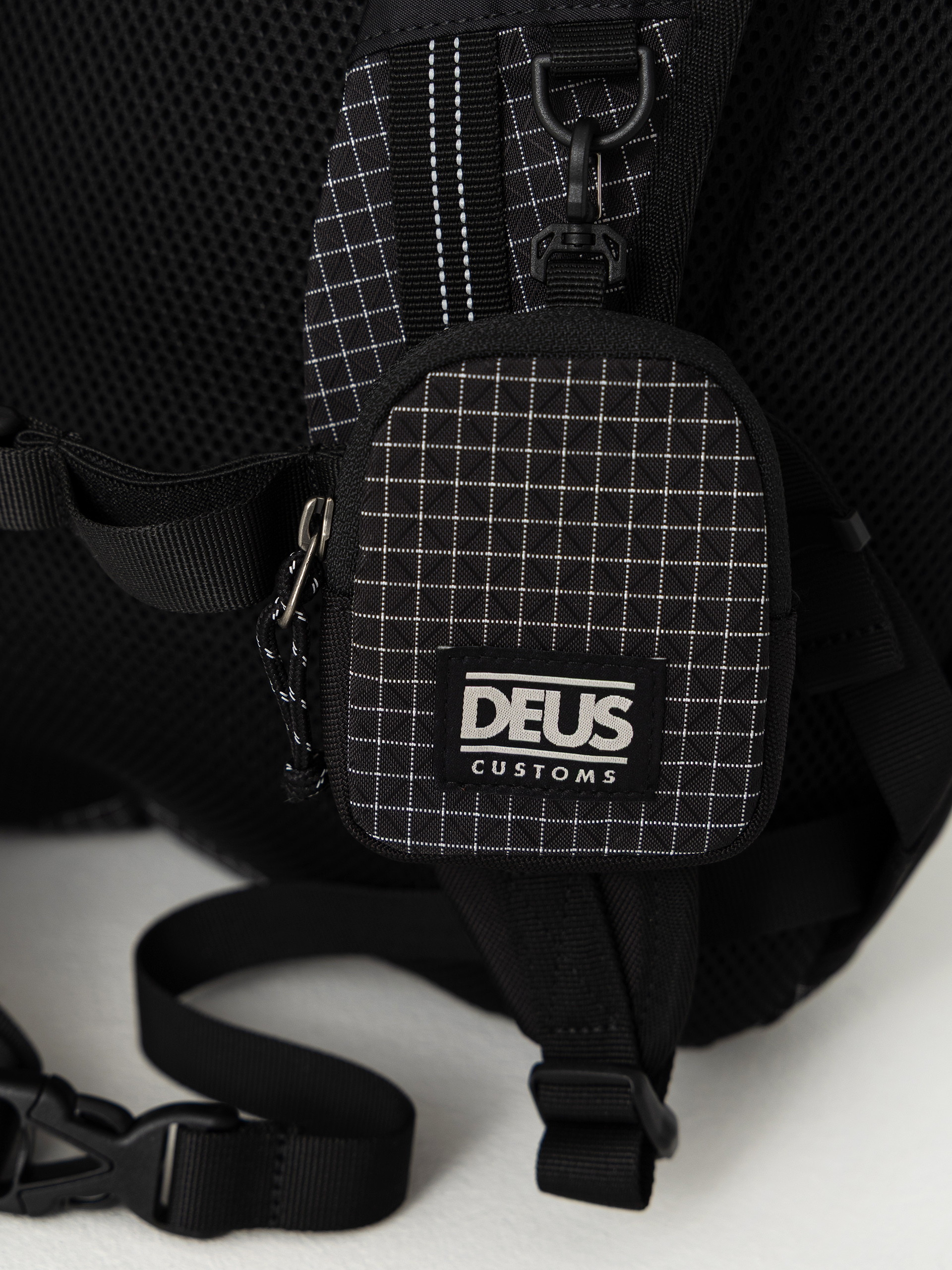 Hátizsák Deus Ex Machina Field (black)