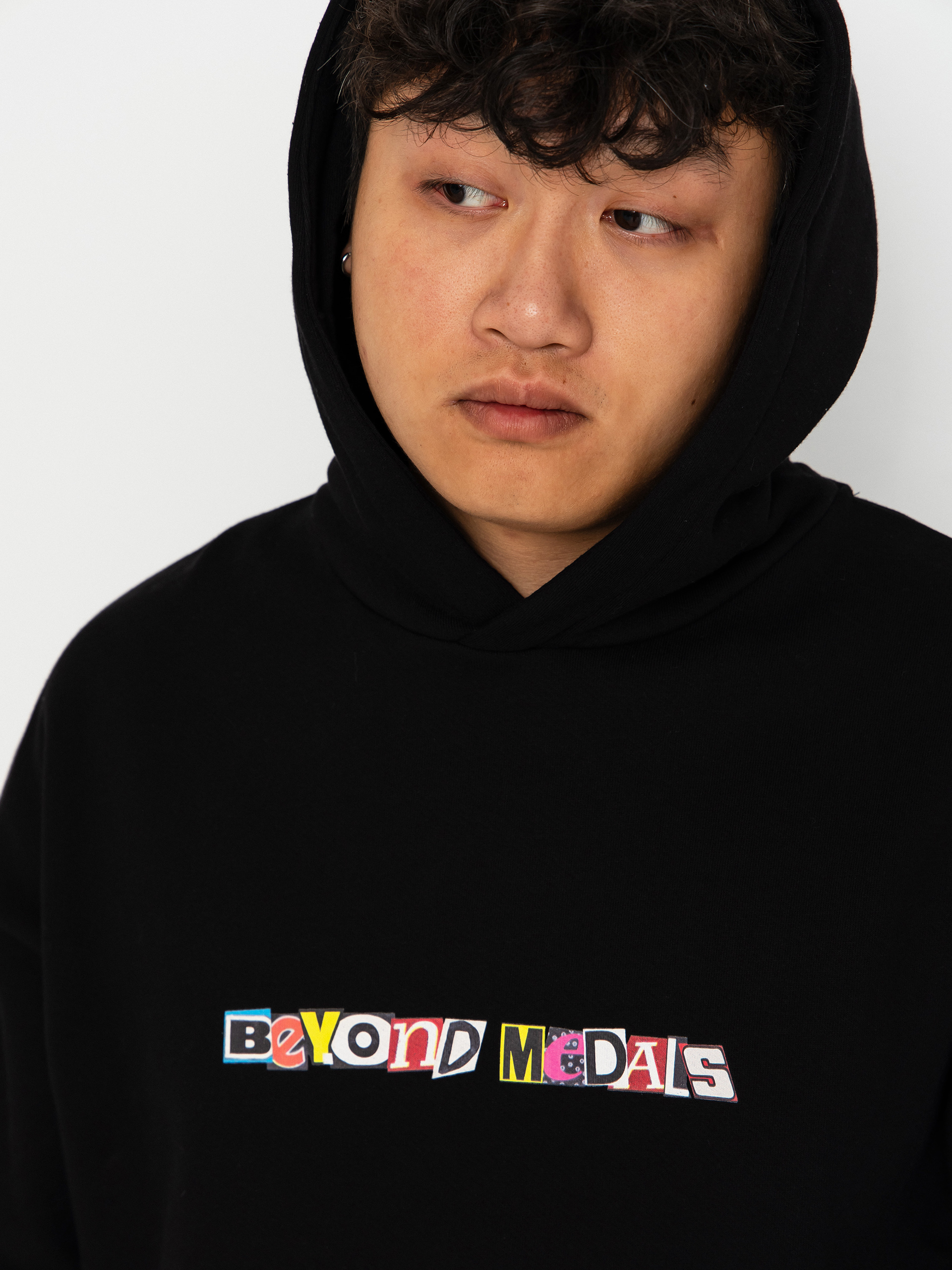 Kapucnis pulóver Beyond Medals Magazine HD (black)