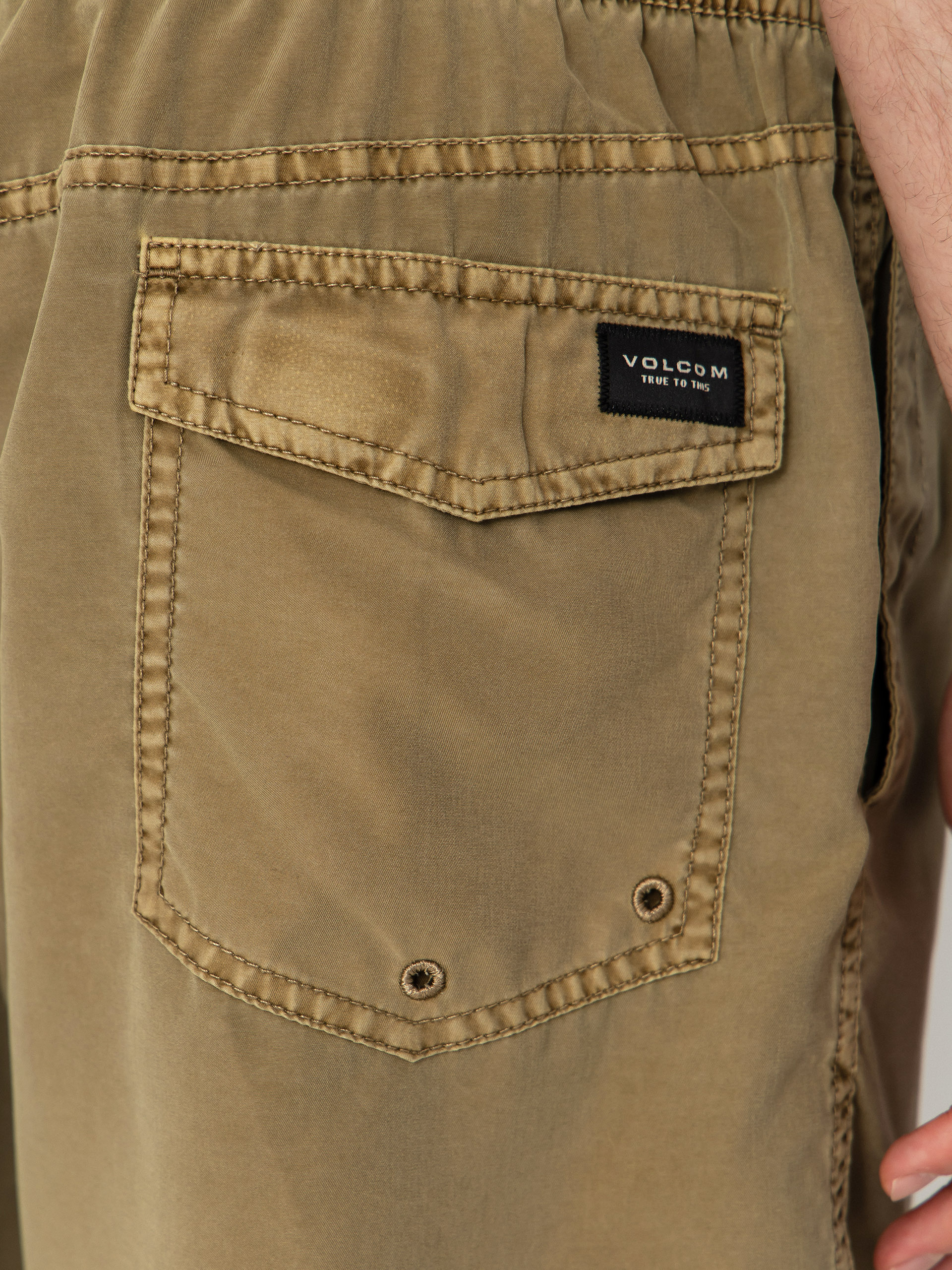 Rövidnadrág Volcom Center Trunk 17 (desert)