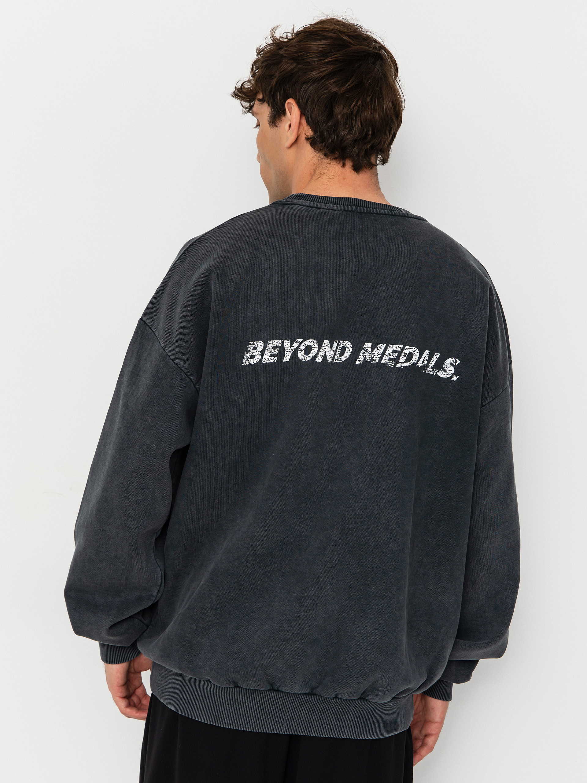 Pulóver Beyond Medals Distressed Logo (black)