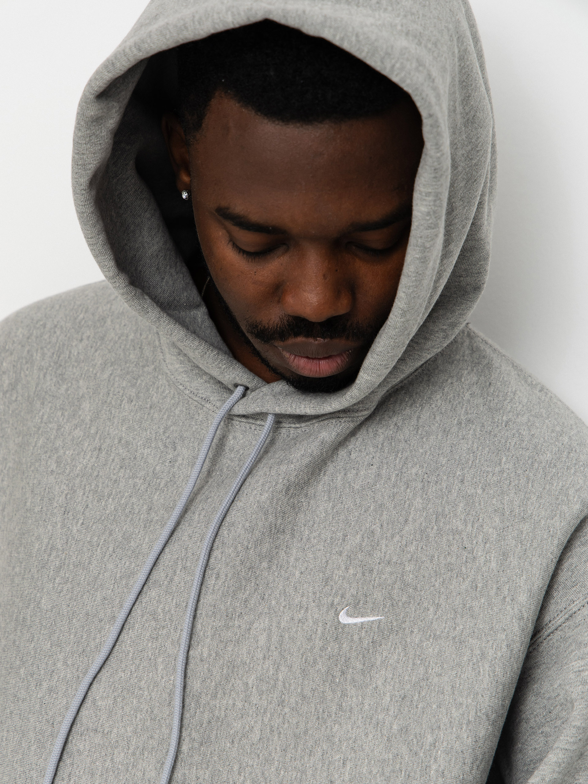 Nike SB Solo Swoosh HD Kapucnis pulóver (dk grey heather/lt smoke grey/white)