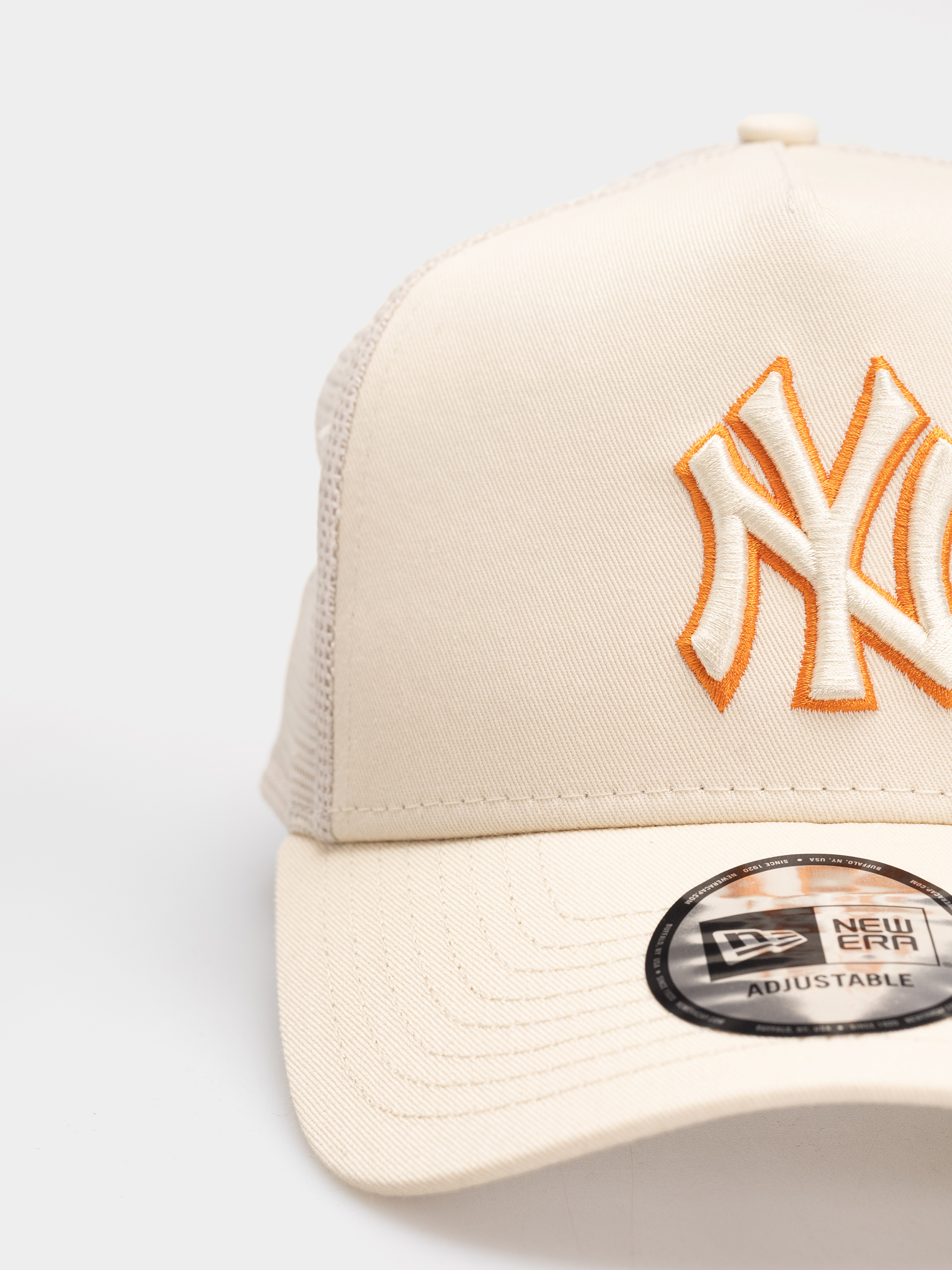 Baseball sapka New Era Outline Trucker New York Yankees (light cream)