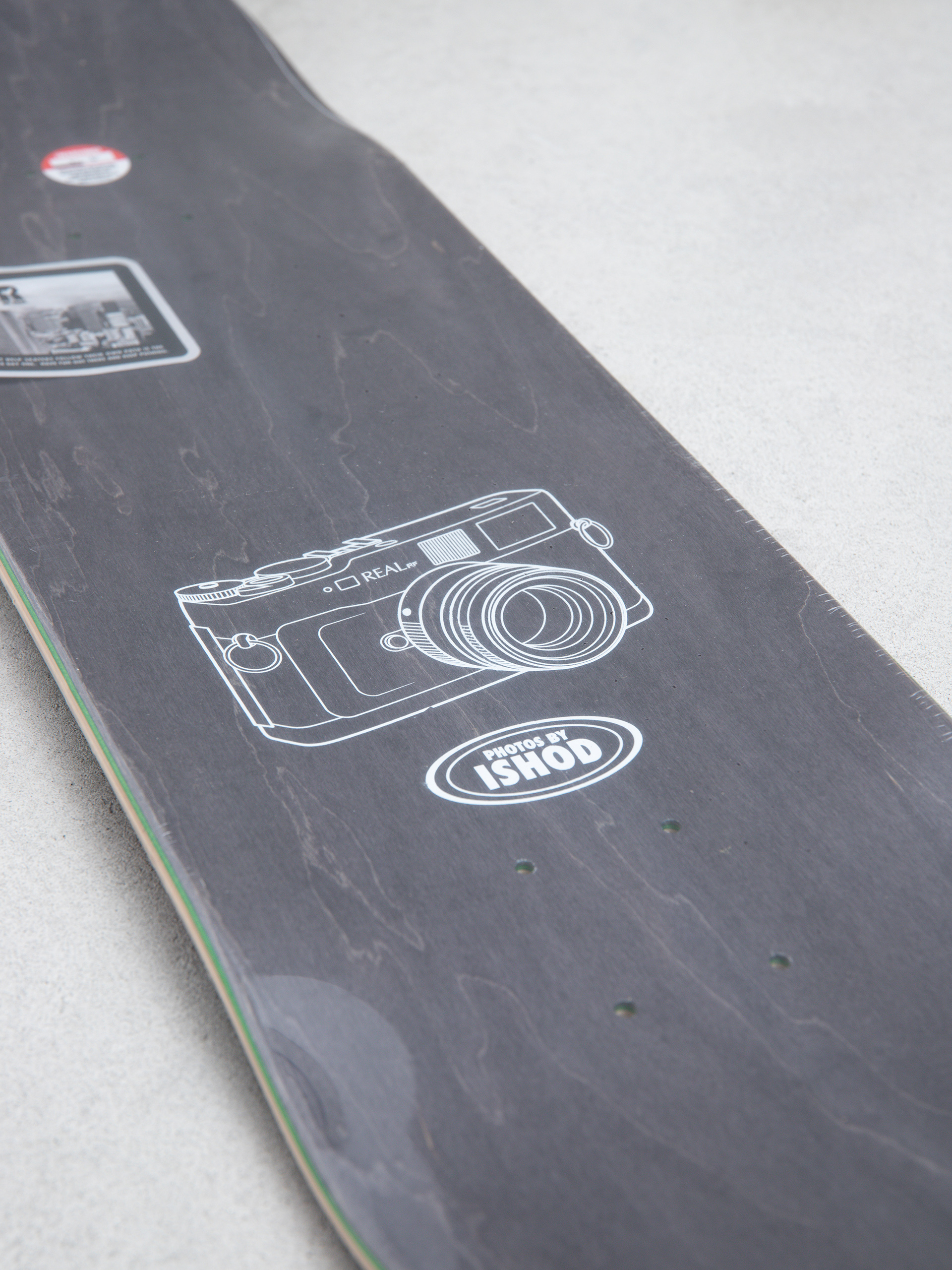 Real Ishod Photos Slick Gördeszka lap (black)