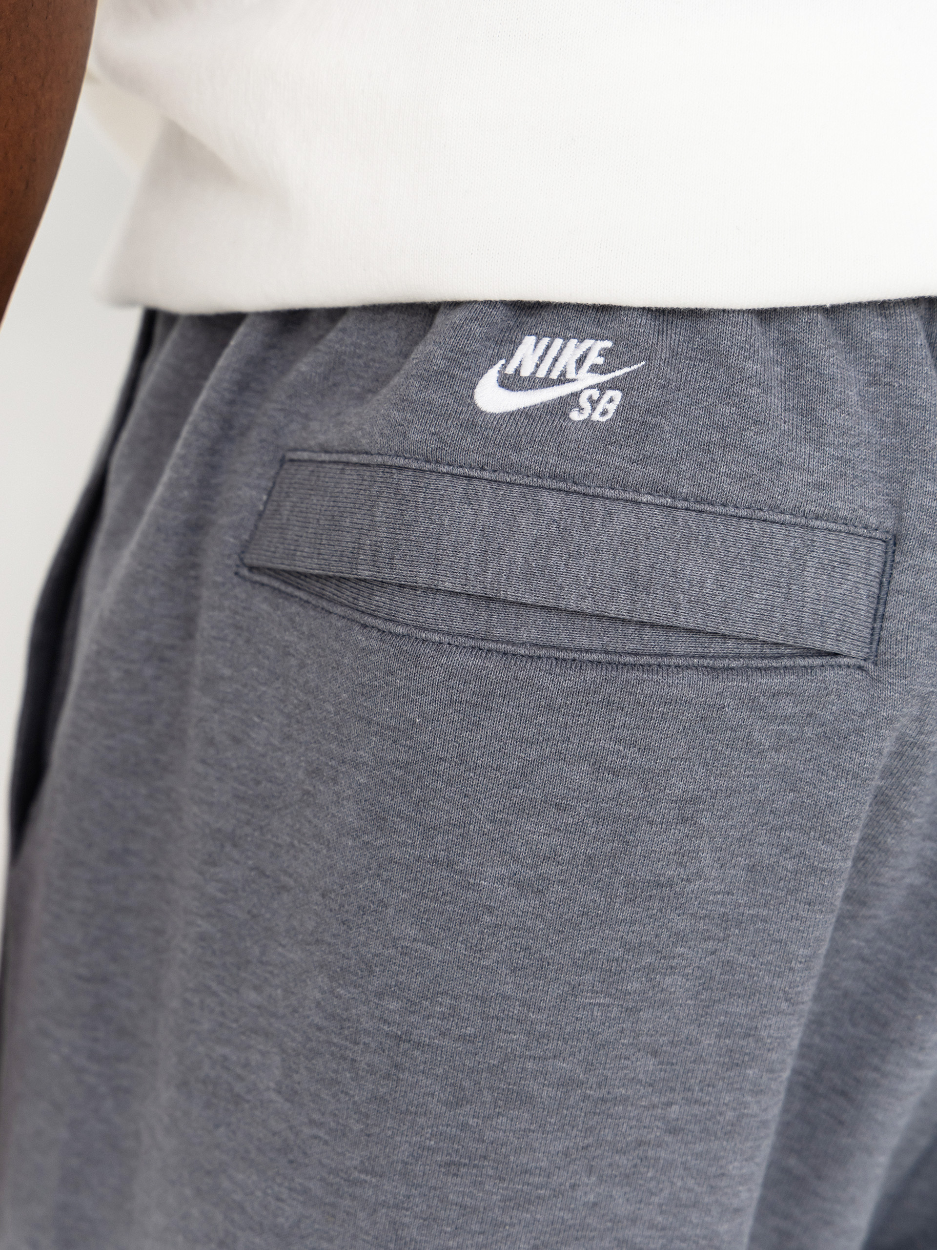 Rövidnadrág Nike SB Gfx Flc (cool grey/htr/white)