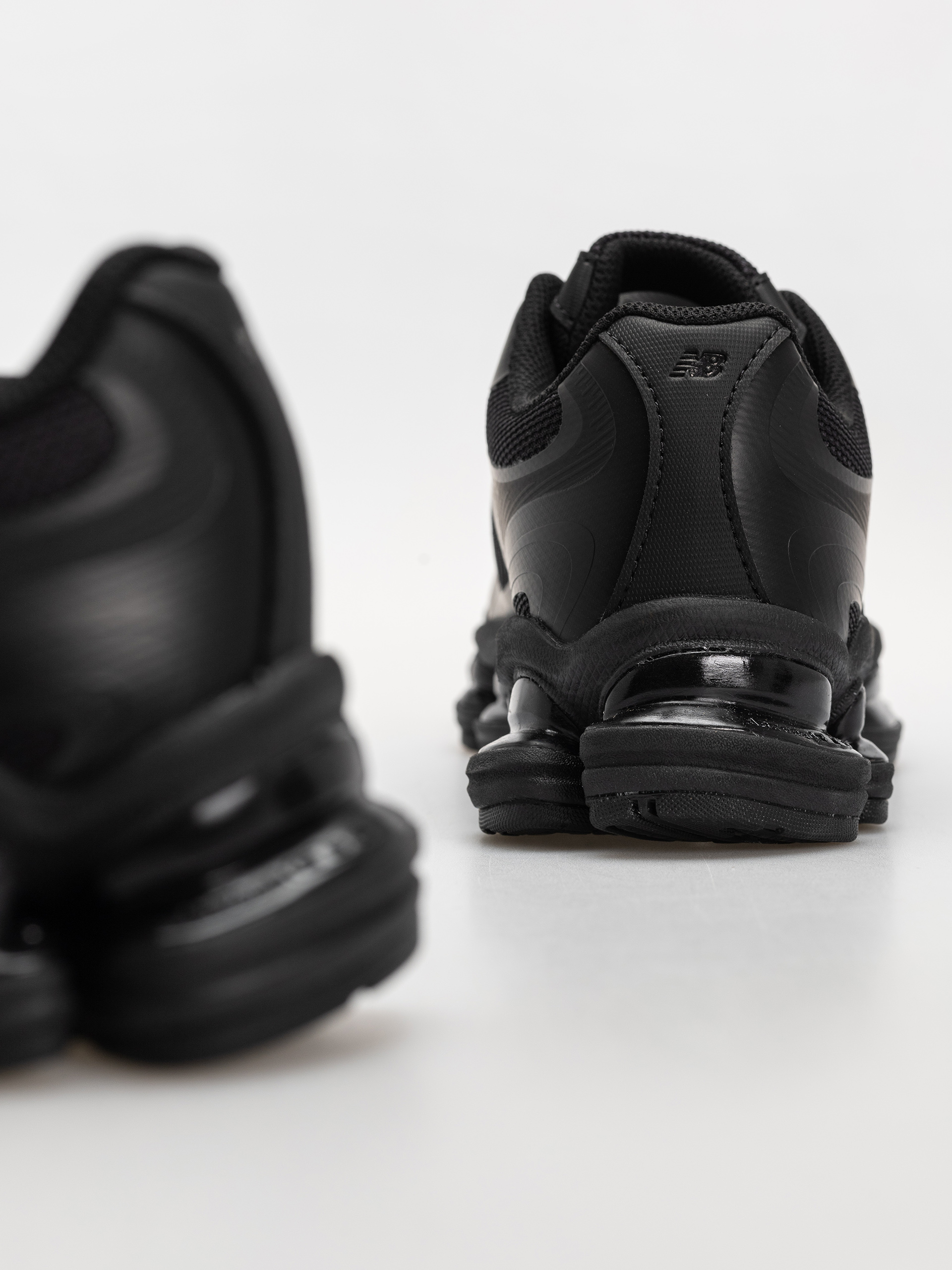 New Balance 2000 Cipők (black/white)
