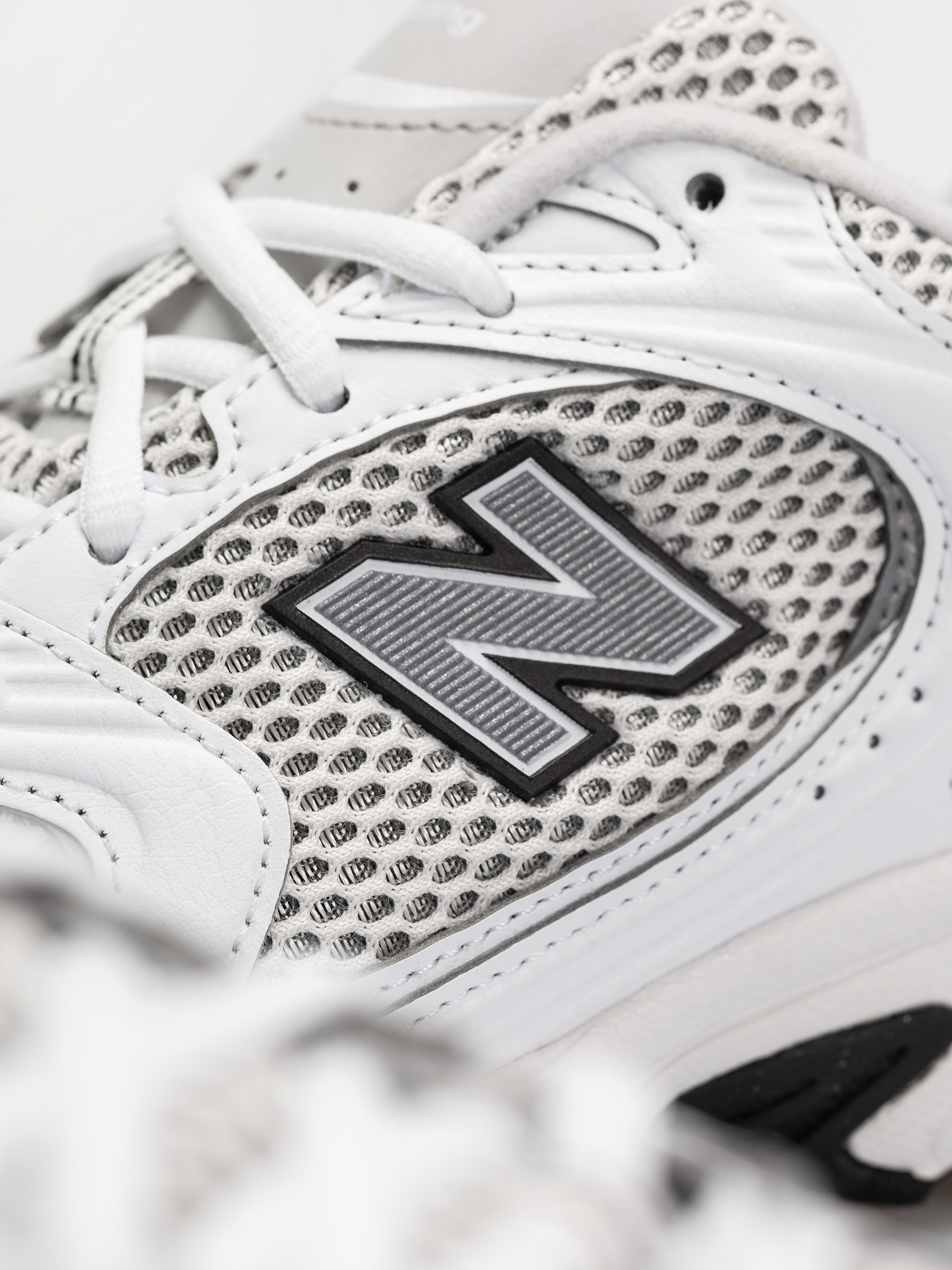 New Balance 530 Cipők (white/silver metallic/black)