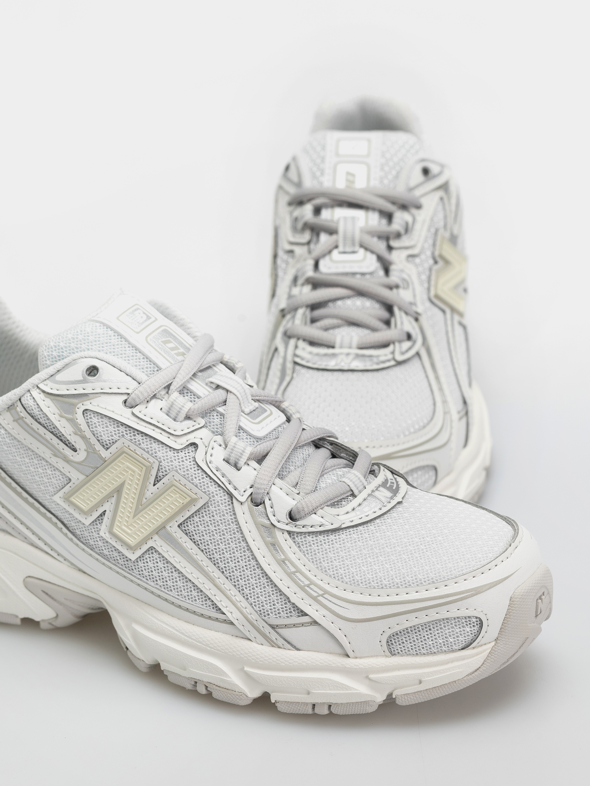 New Balance 740 Cipők (white/silver metallic)