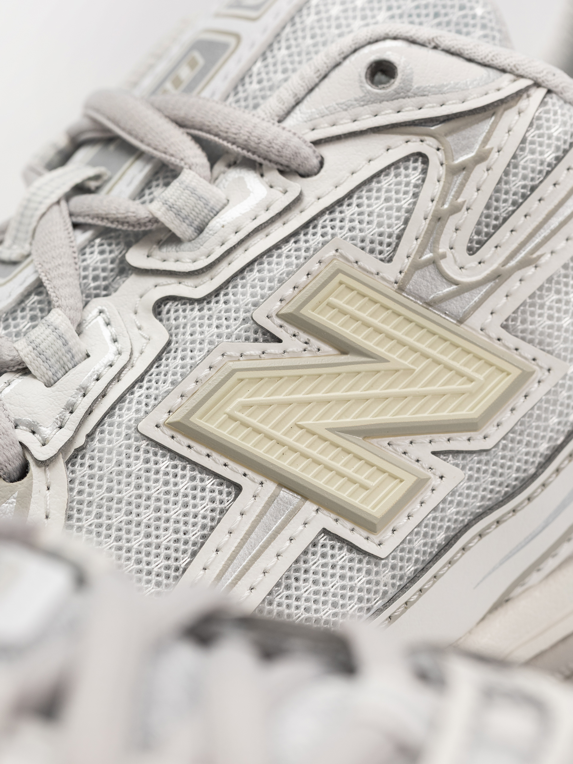New Balance 740 Cipők (white/silver metallic)