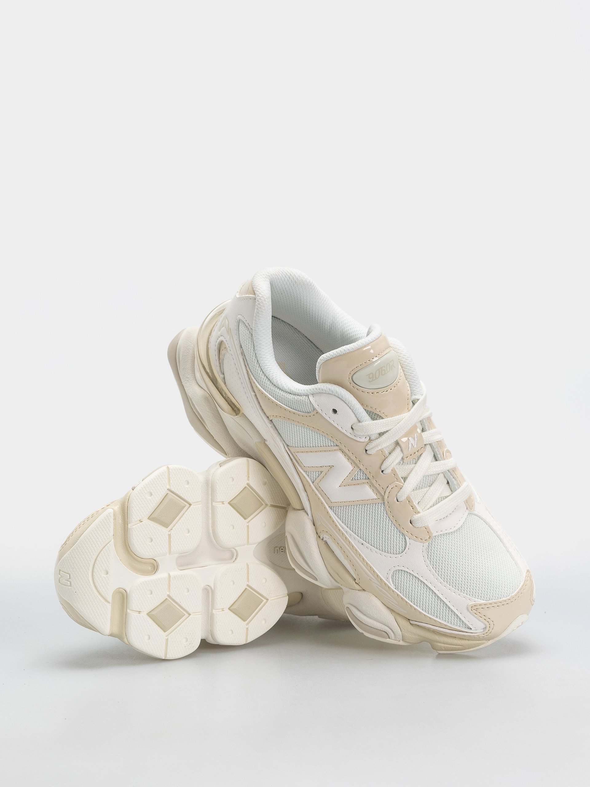 New Balance 9060 Cipők (bone/sea salt)