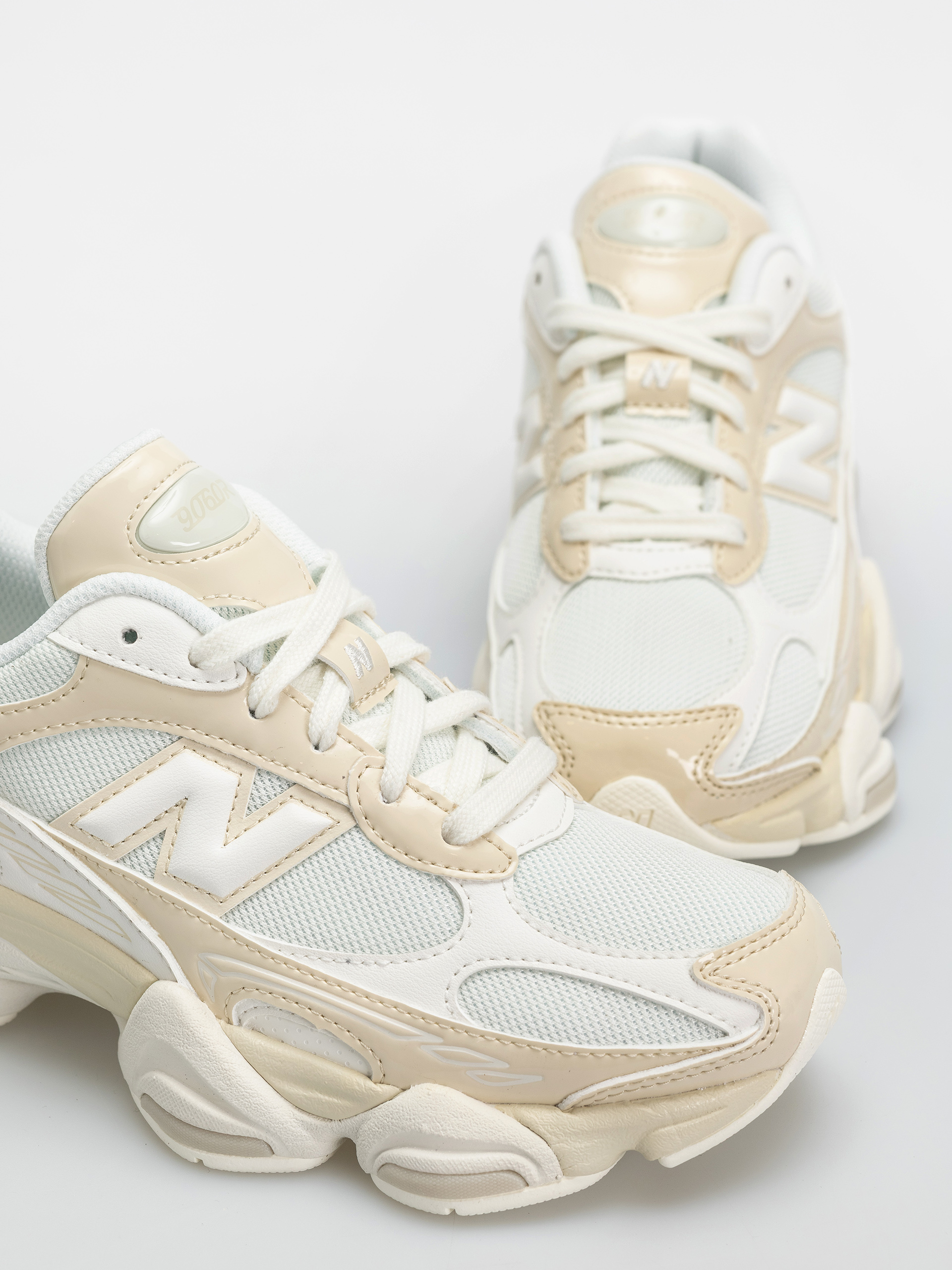 New Balance 9060 Cipők (bone/sea salt)