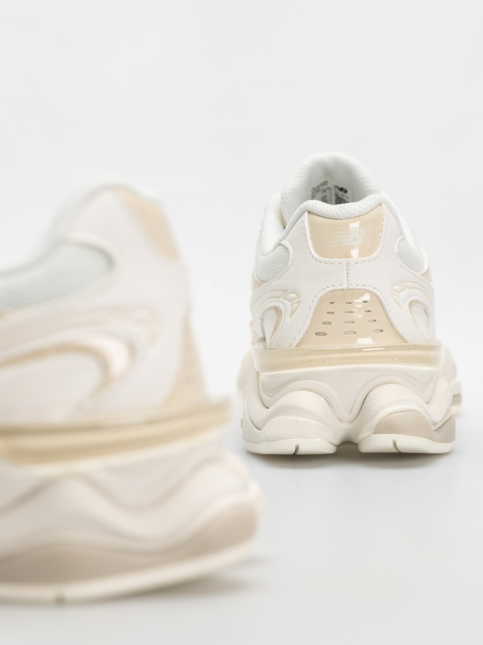 New Balance 9060 Cipők (bone/sea salt)