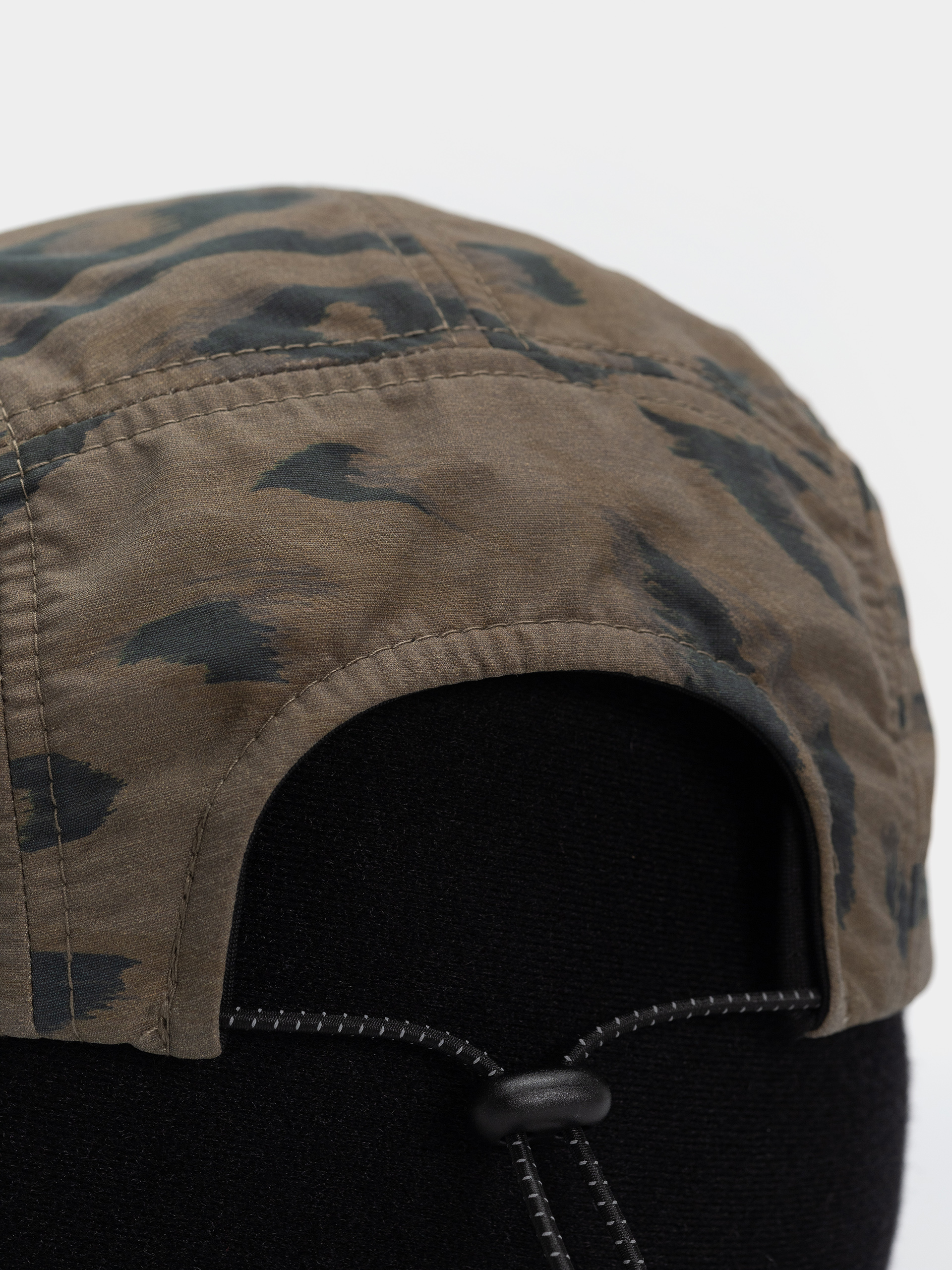 Baseball sapka Carhartt WIP Travon (duck feather print cypress/black)