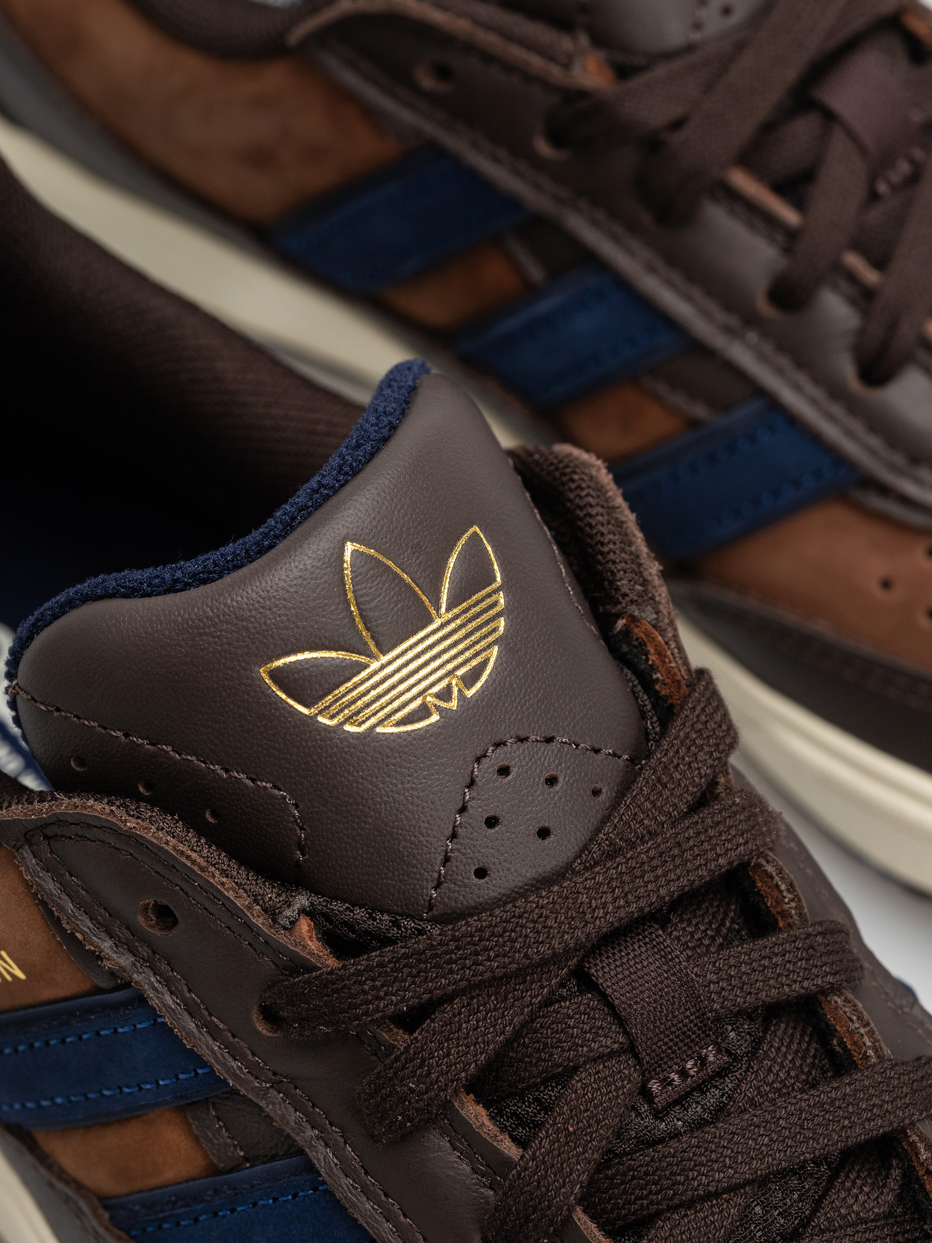 Cipők adidas Tyshawn II (auco/dkblue/prebrn)