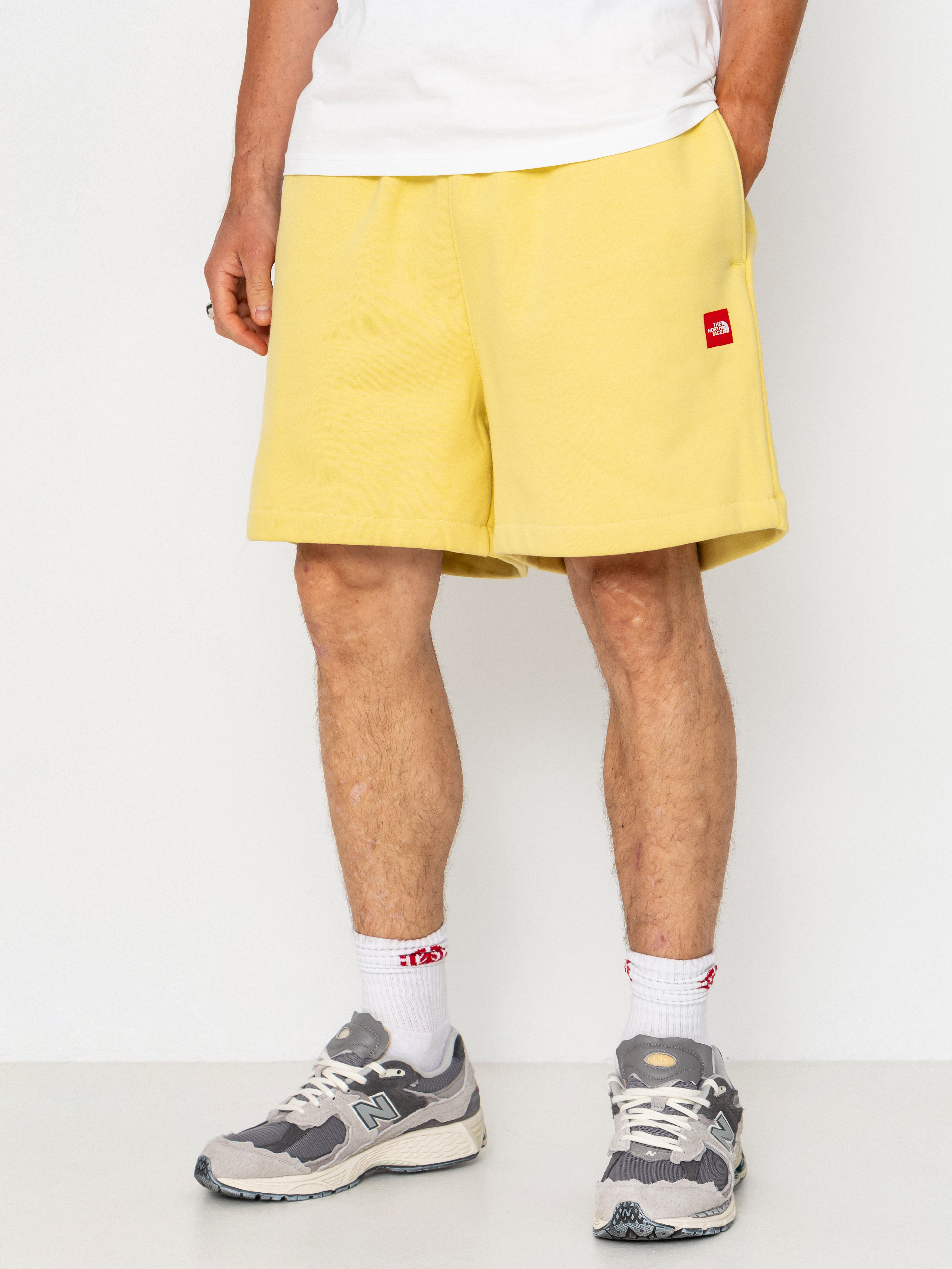 Rövidnadrág The North Face Tnf Red Box Fleece (honeyed sand)
