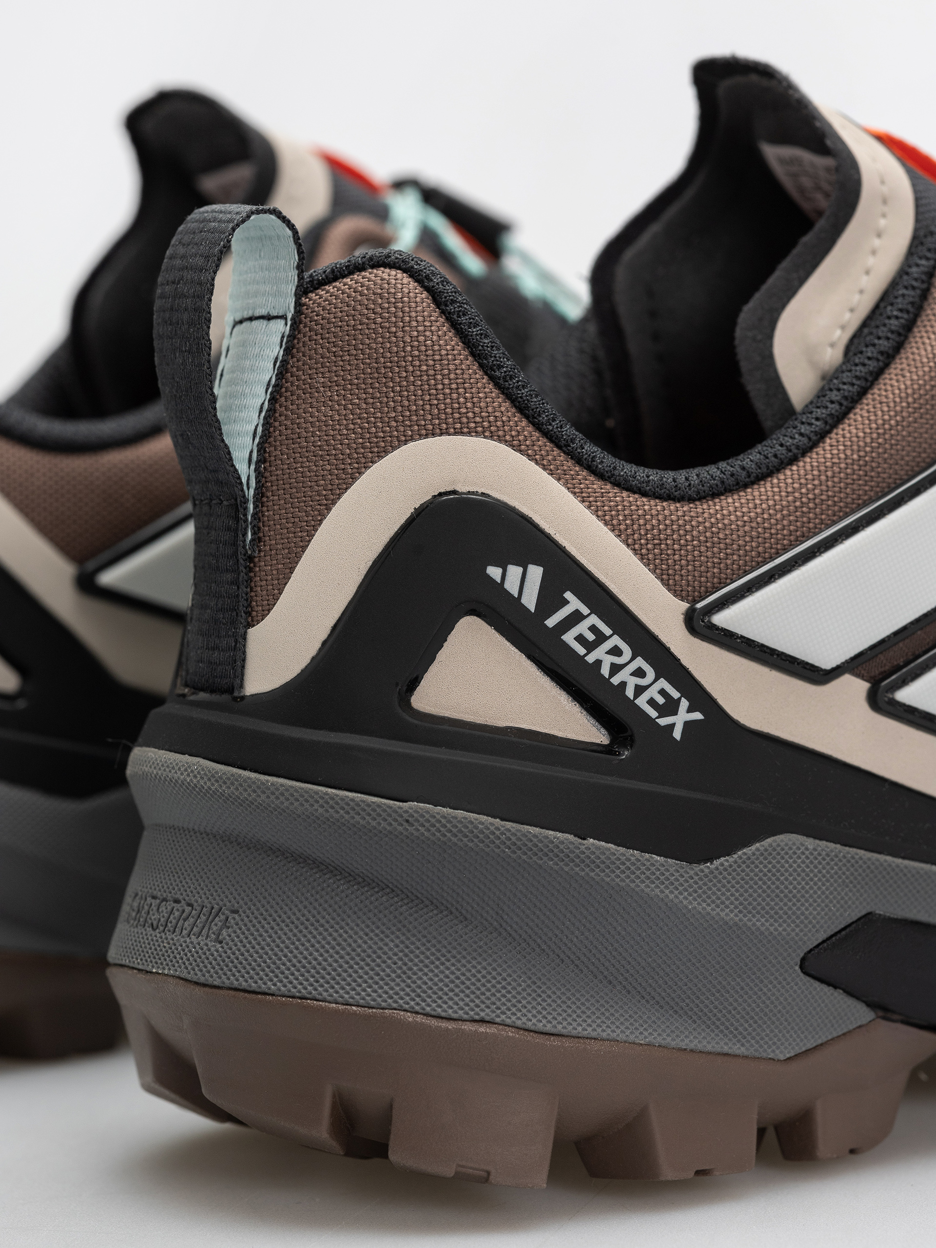 adidas Terrex Skychaser Gt Wmn Cipők (earstr/greone/seflaq)