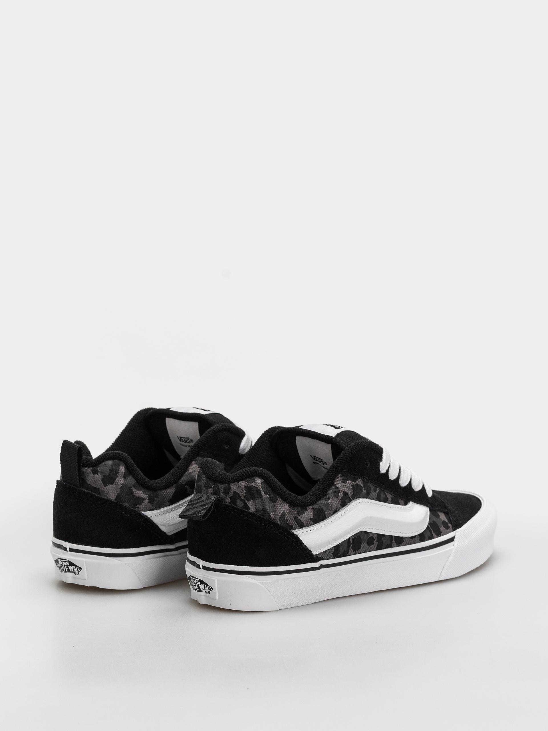 Cipők Vans Knu Skool (black)