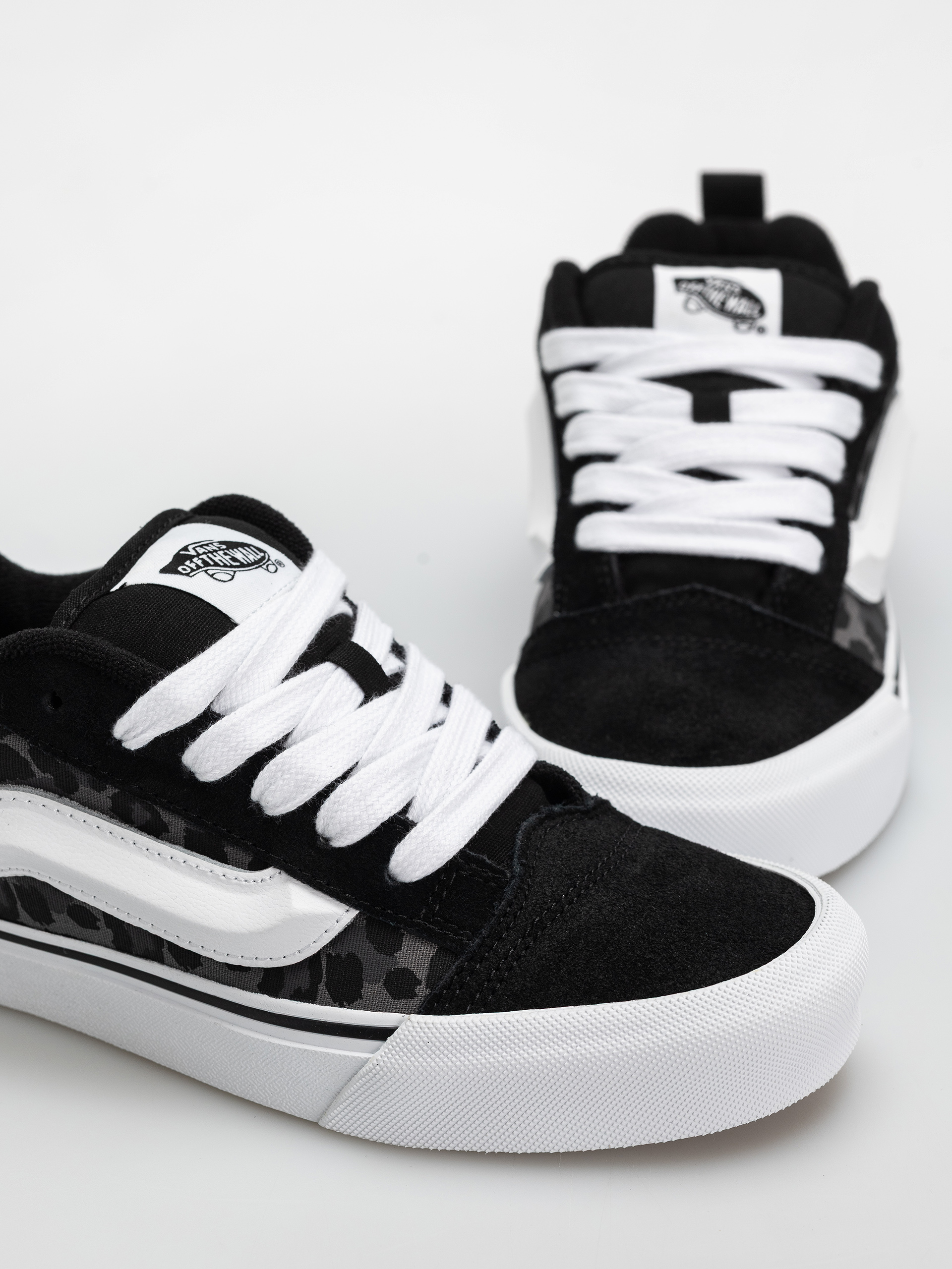 Cipők Vans Knu Skool (black)