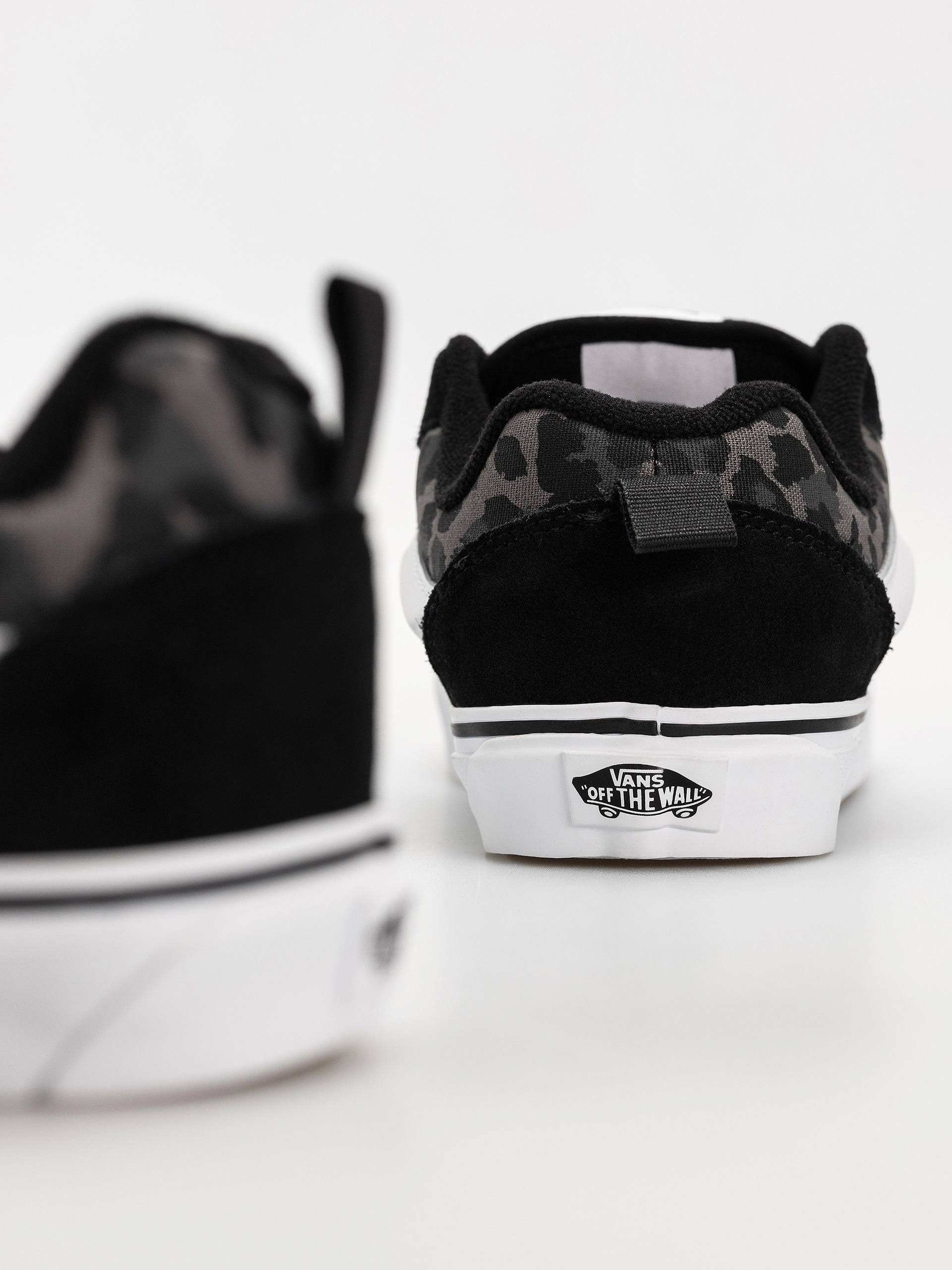 Cipők Vans Knu Skool (black)