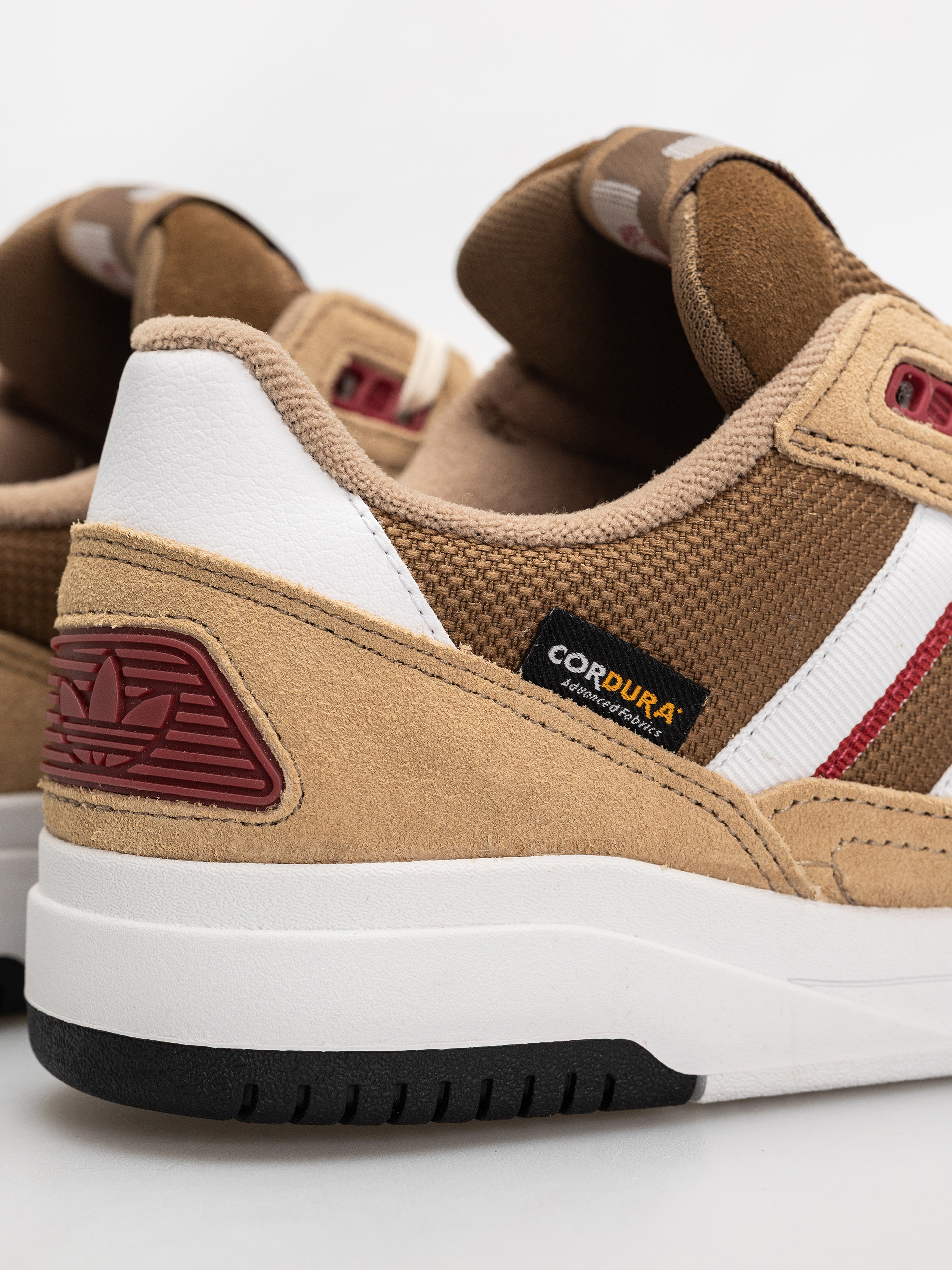 adidas Tekkira Cup Cipők (cardbo/ftwwht/tmvire)