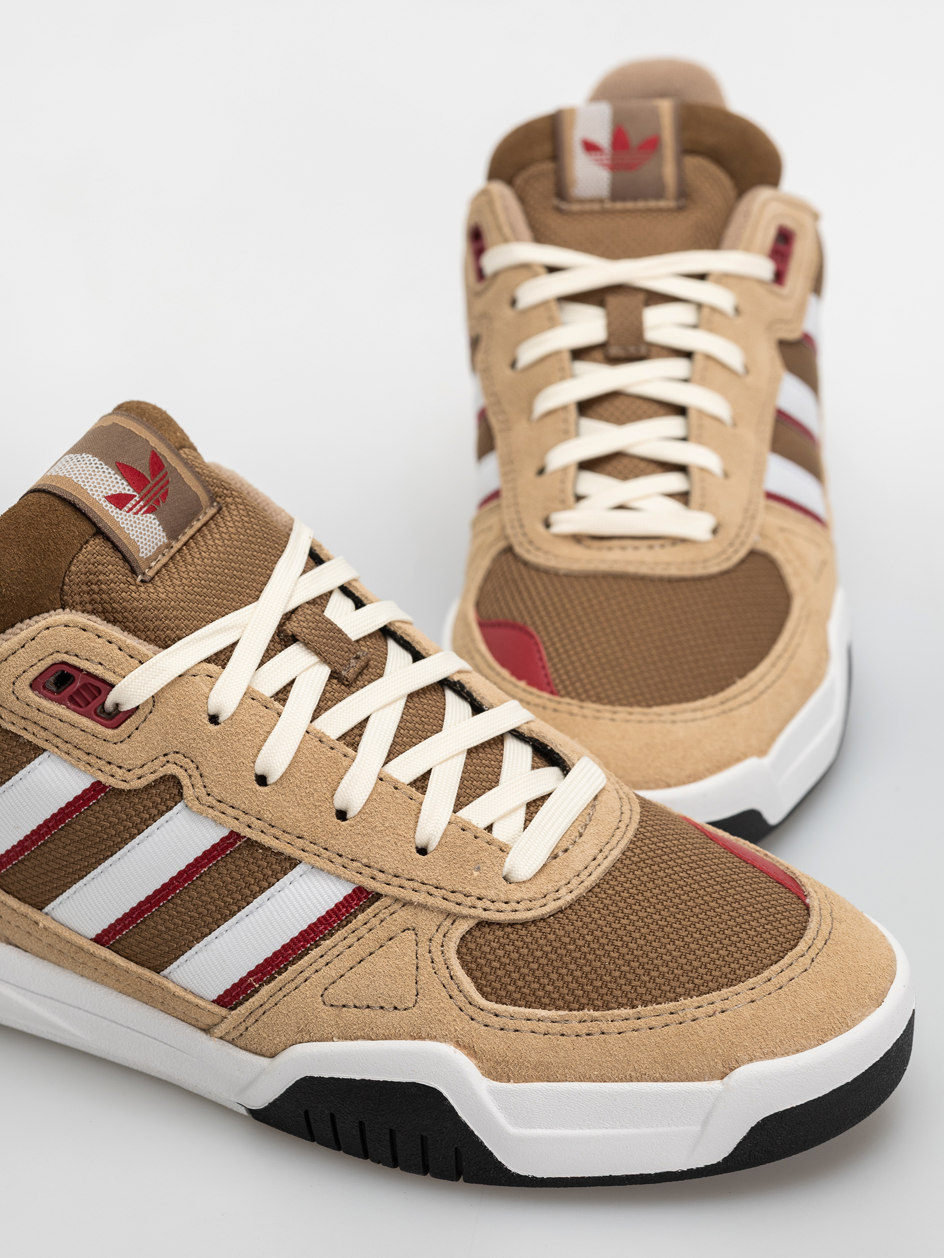 adidas Tekkira Cup Cipők (cardbo/ftwwht/tmvire)