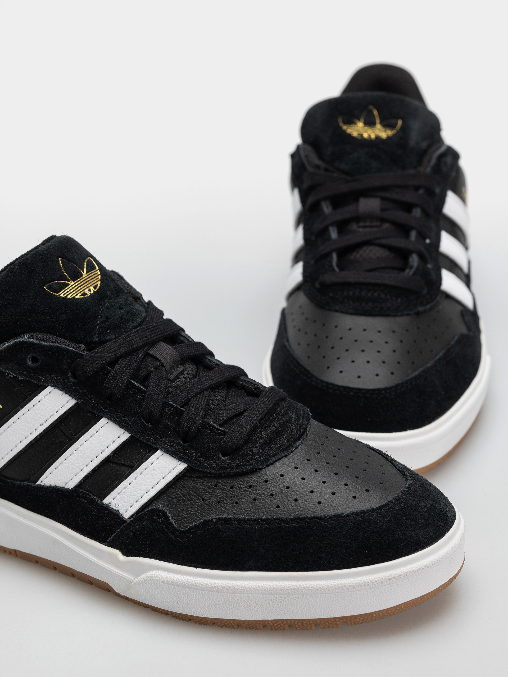 adidas Tyshawn II Cipők (cblack/ftwwht/gum4)