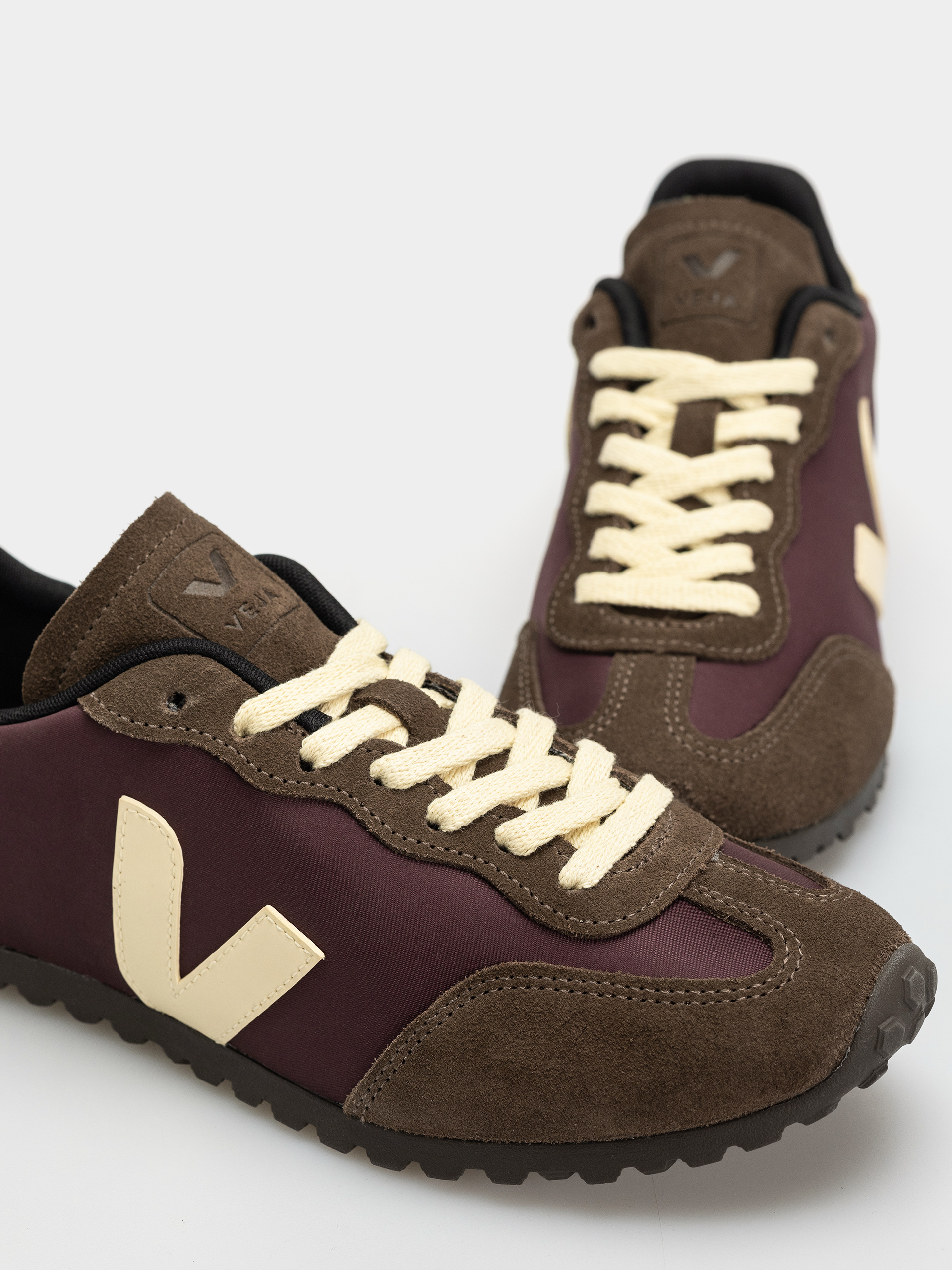 Veja Gt Wmn Cipők (amarante butter)