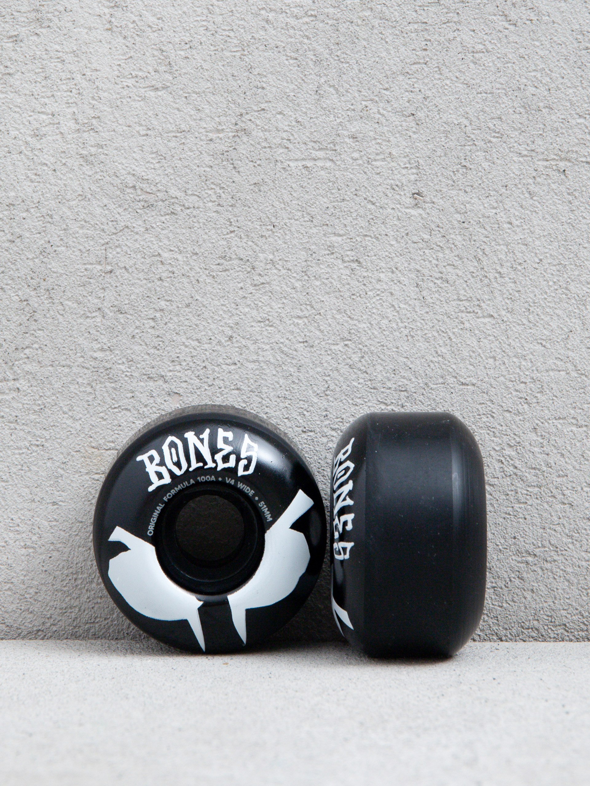 Bones Og Formula V4 Wides 100A Gördeszka kerék (black)
