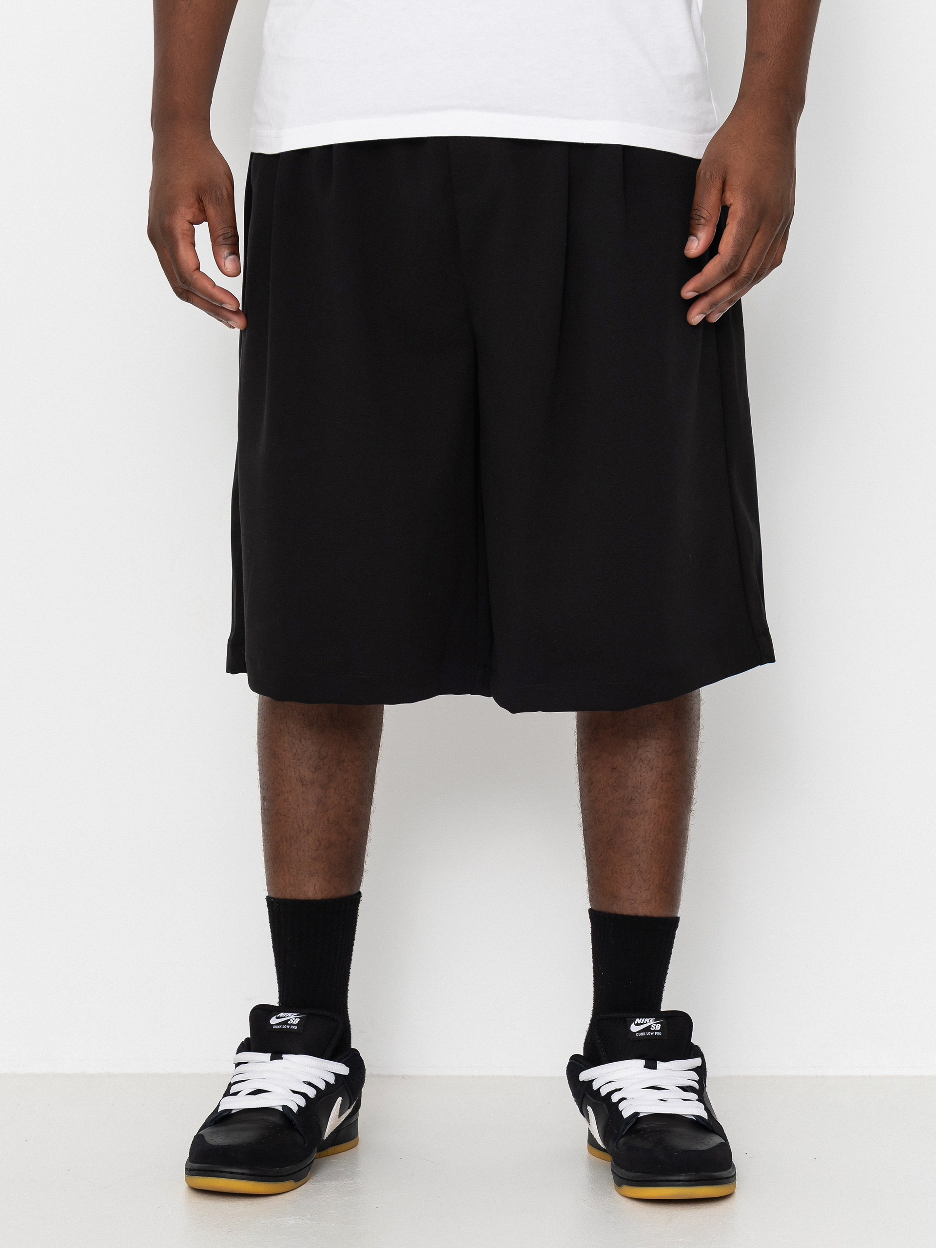 Wasted Paris Pleated Rövidnadrág (black)