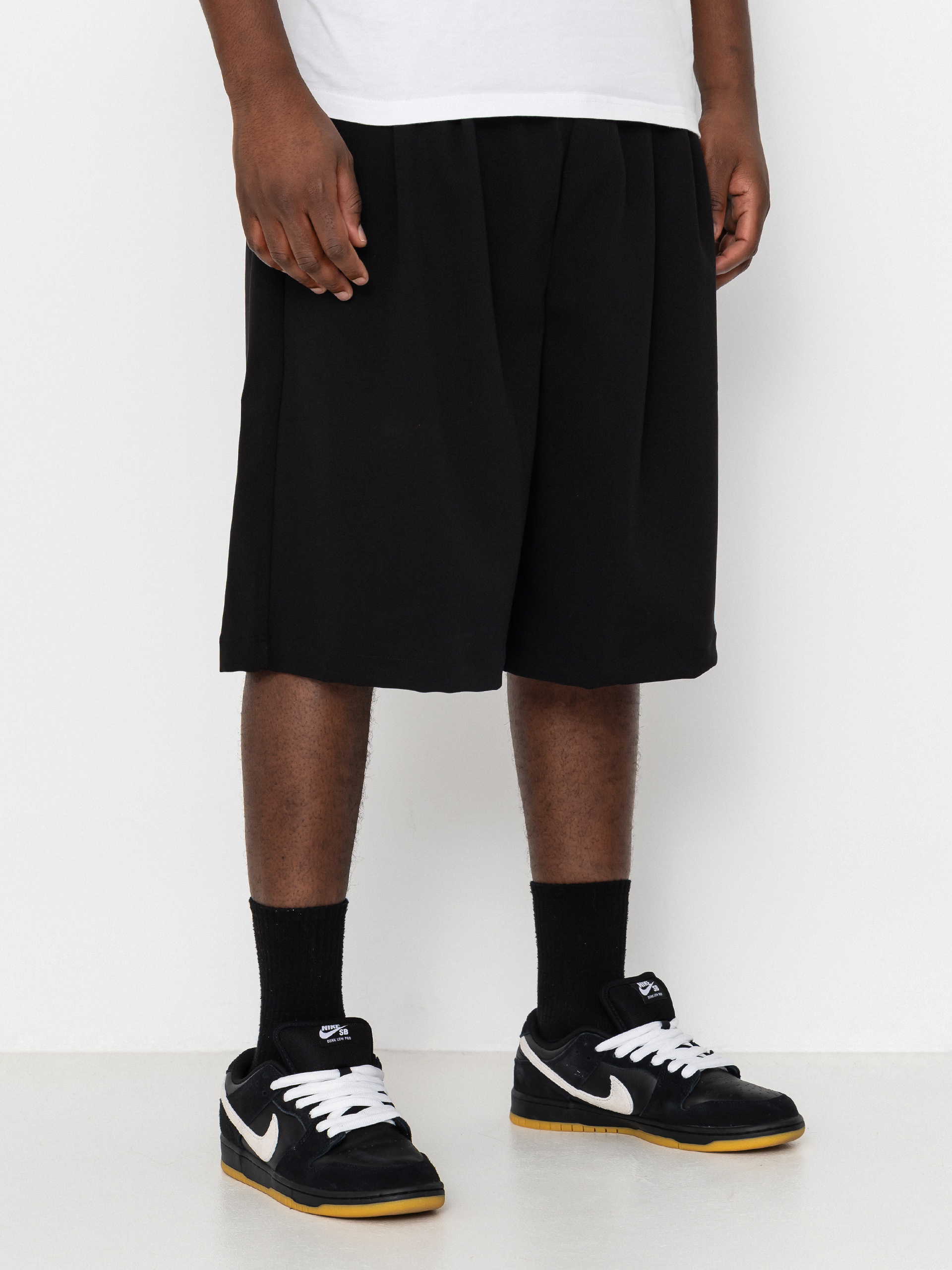 Wasted Paris Pleated Rövidnadrág (black)