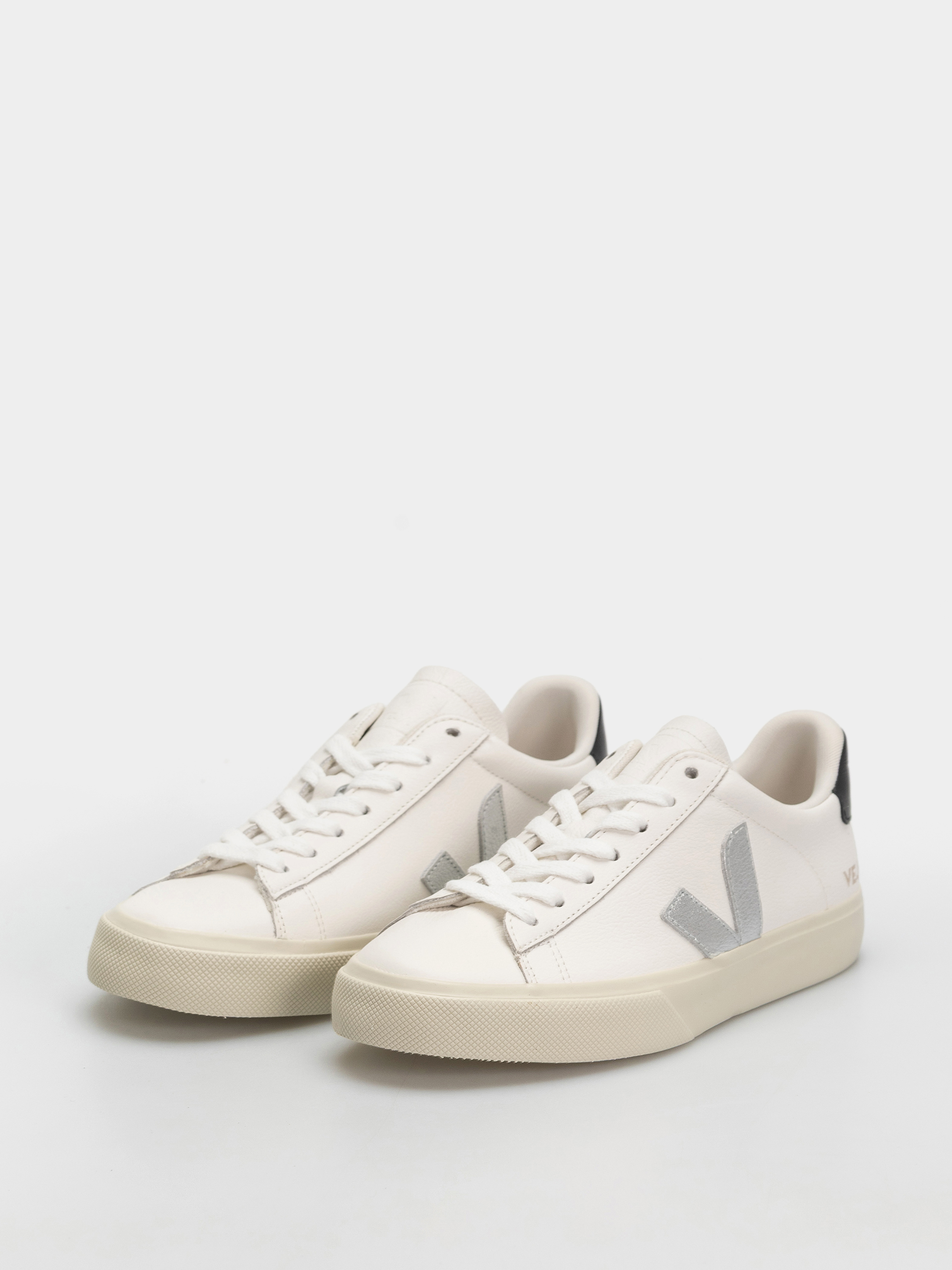 Veja Campo Wmn Cipők (white silver black)