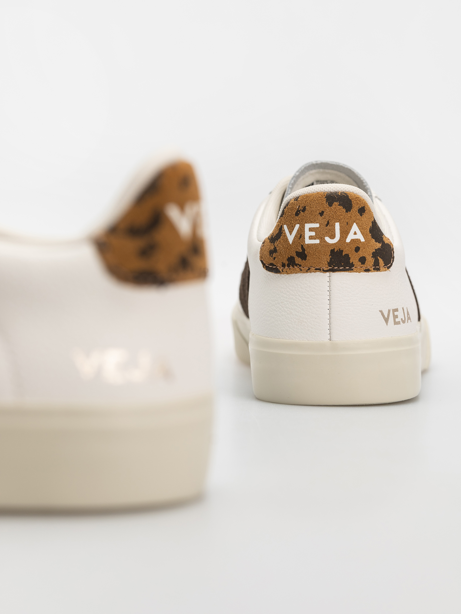 Veja Campo Wmn Cipők (white camel wild country)