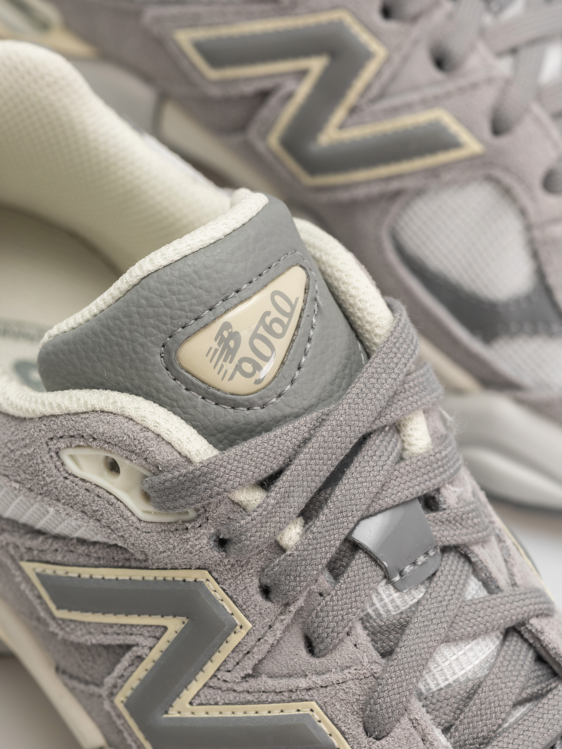 New Balance 9060 Cipők (angora/reflection)
