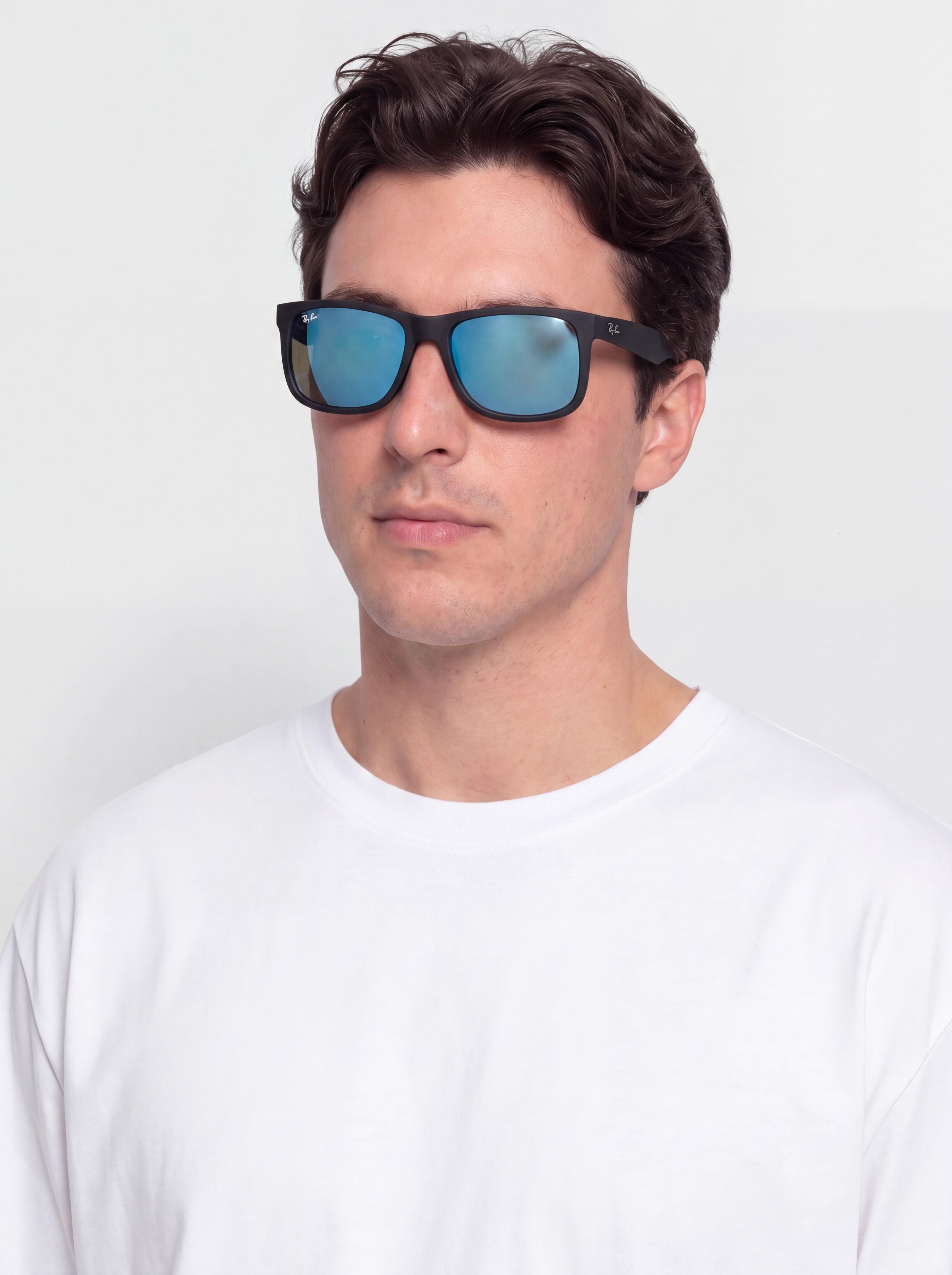 Napszemüvegek Ray-Ban Justin (matowy guma czarny/lustrzany niebieski)