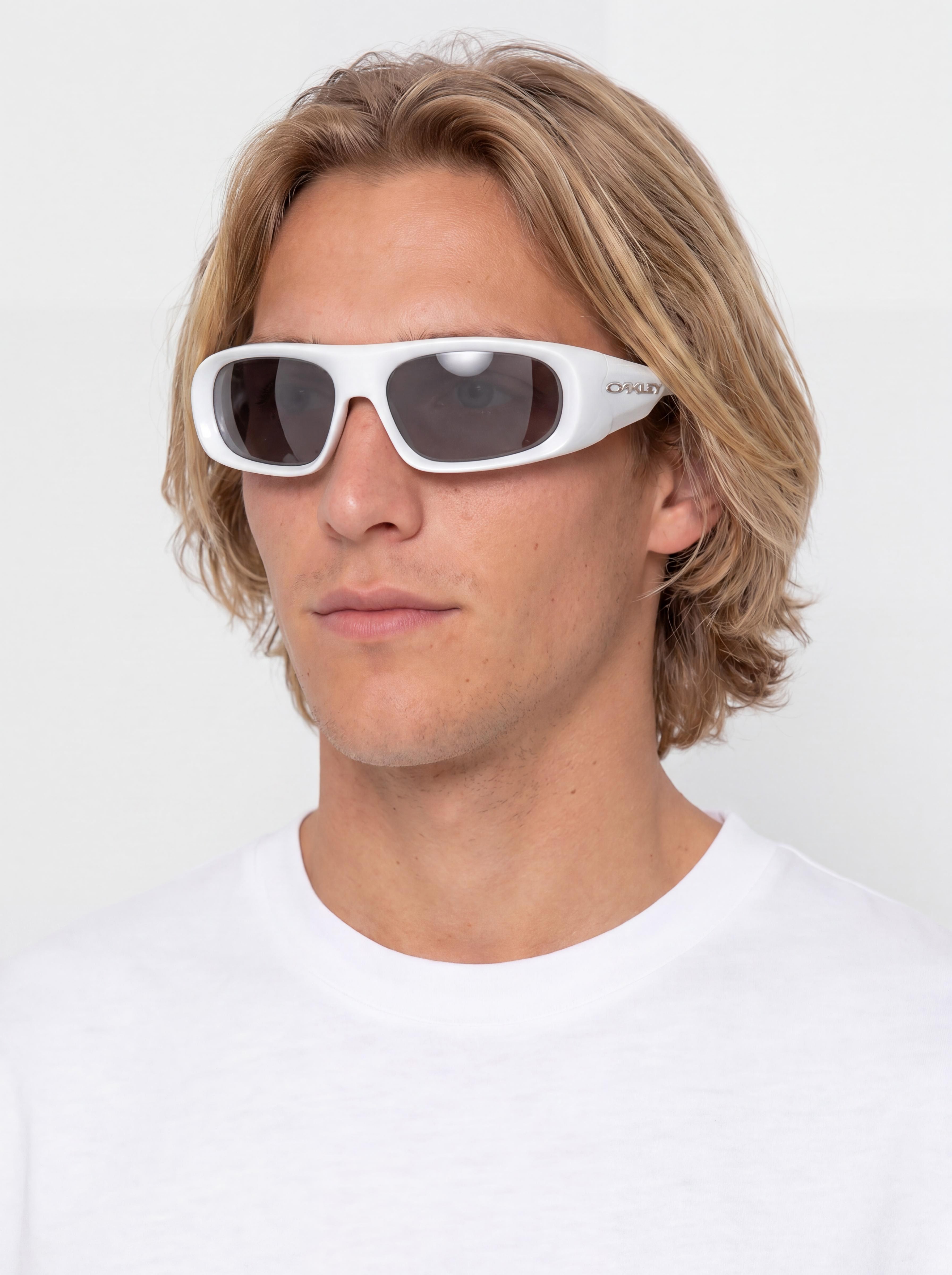 Napszemu00fcvegek Oakley Belleville (pearl white/prizm black)
