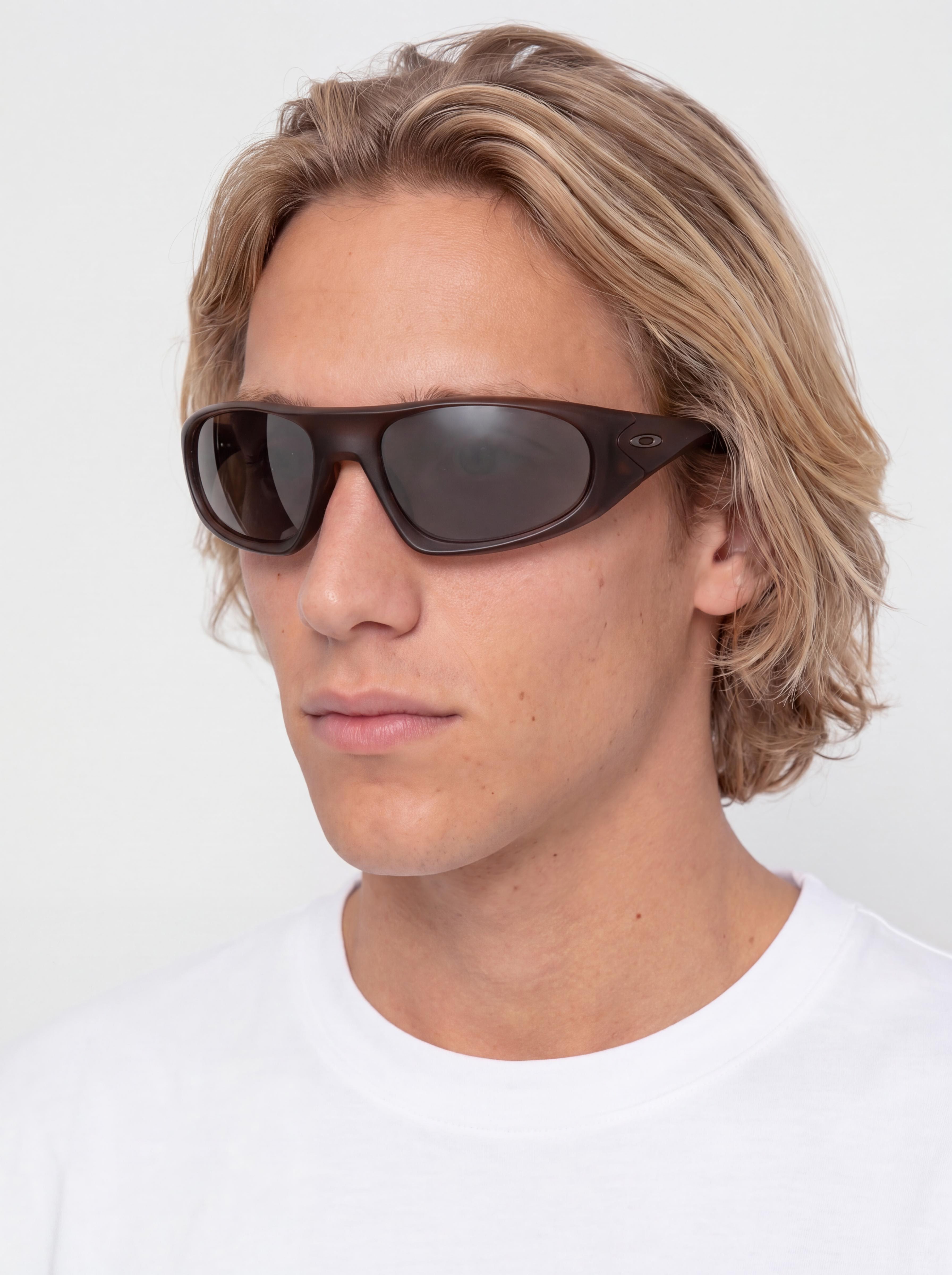 Oakley Neoforma Napszemüvegek (prizm black polarized lenses/matte rootbeer frame)