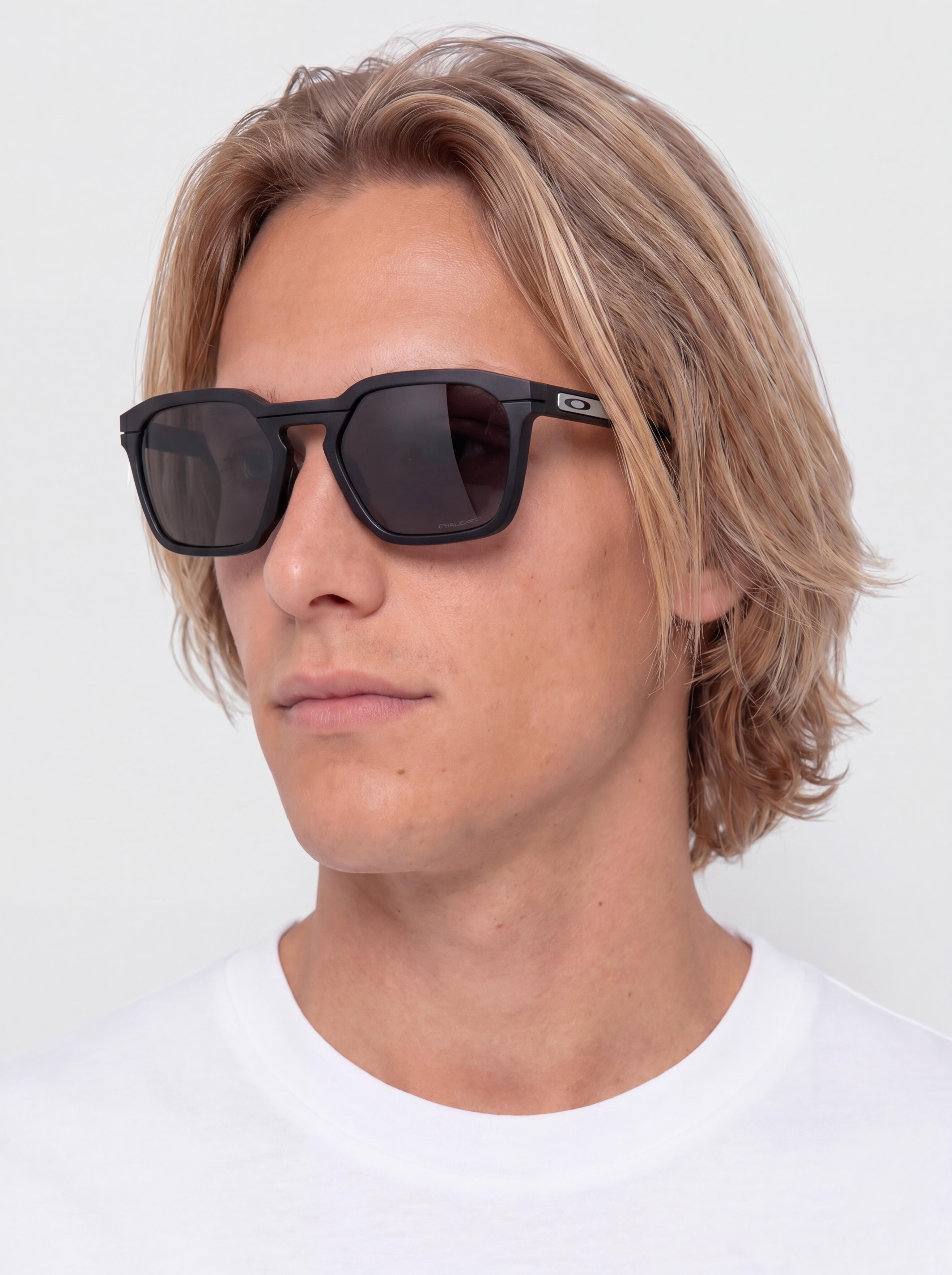 Oakley Hstn Sq Napszemu00fcvegek (matte black/prizm grey)