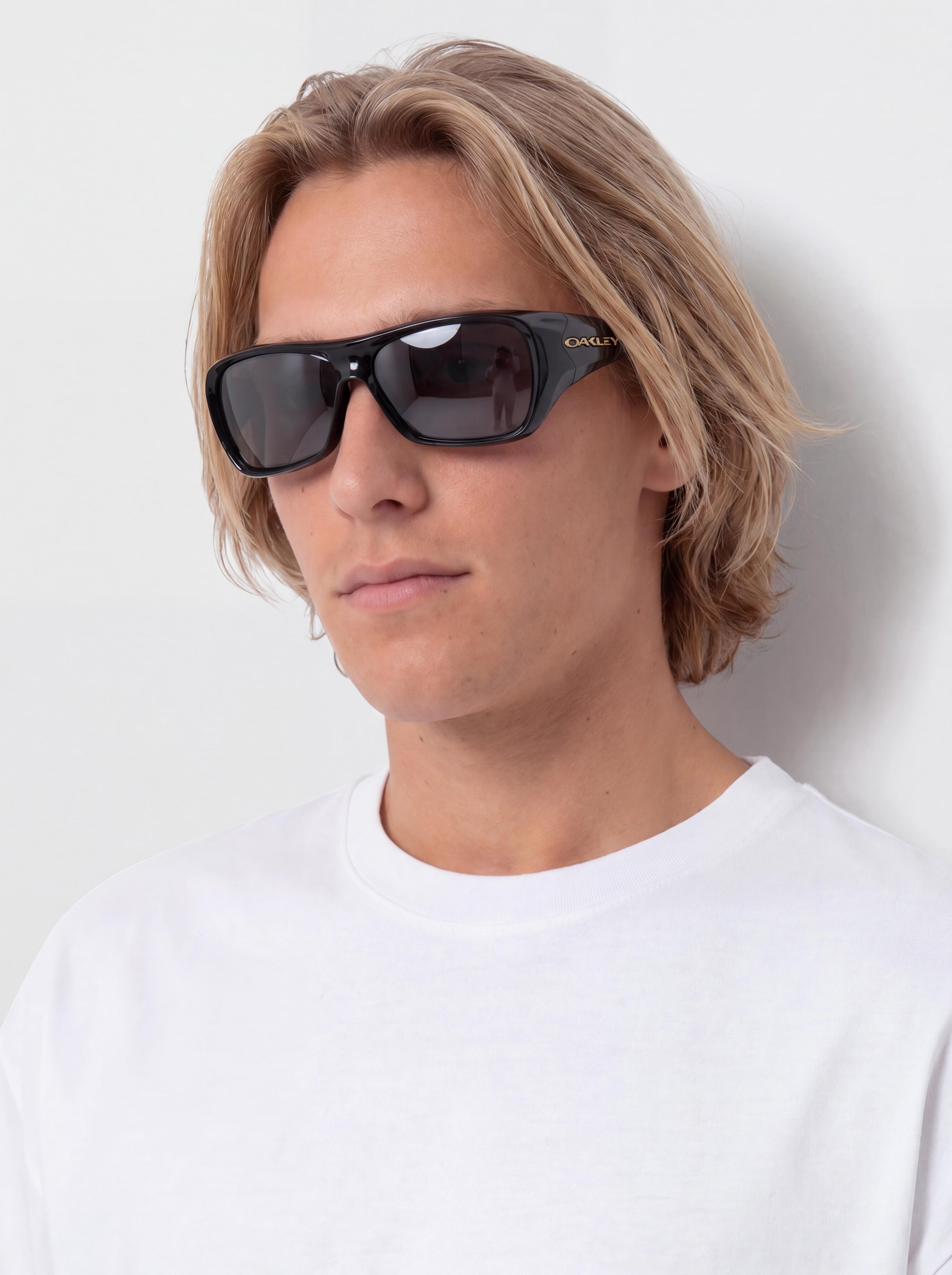 Napszemüvegek Oakley Chaminade (polished black/prizm black)