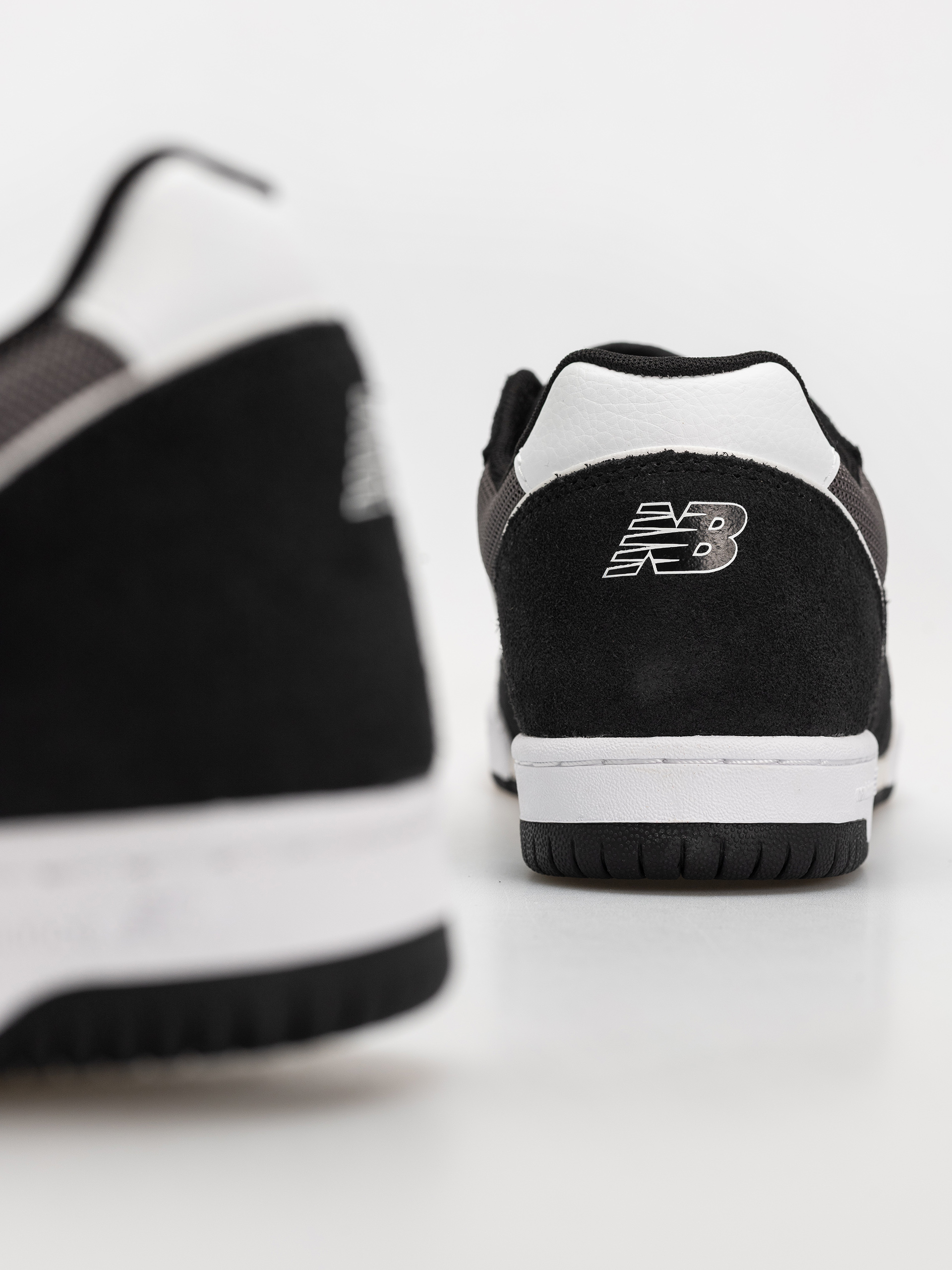 New Balance 600 Cipők (black/castlerock)