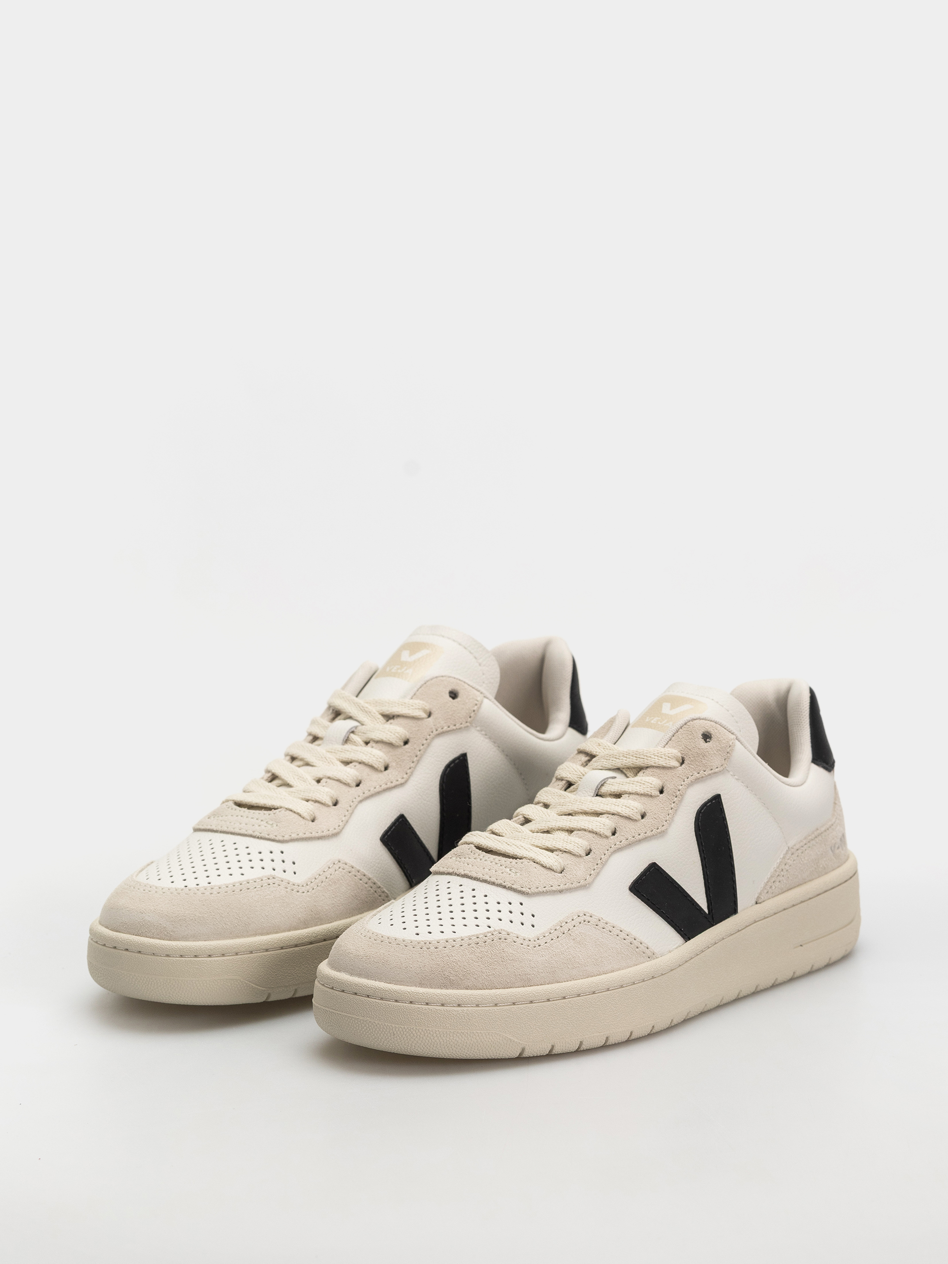 Veja V 90 Cipők (white black)