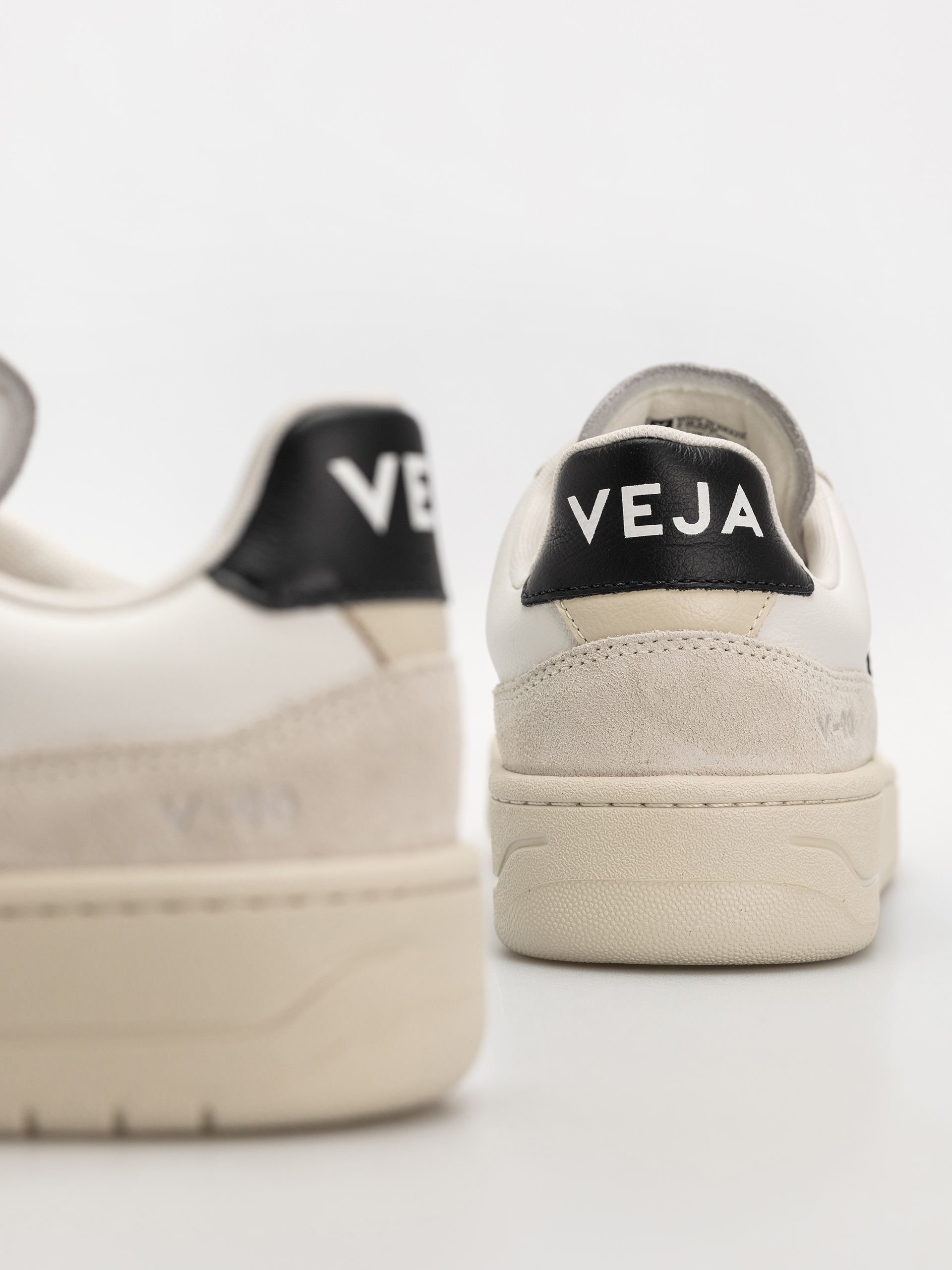 Veja V 90 Cipők (white black)