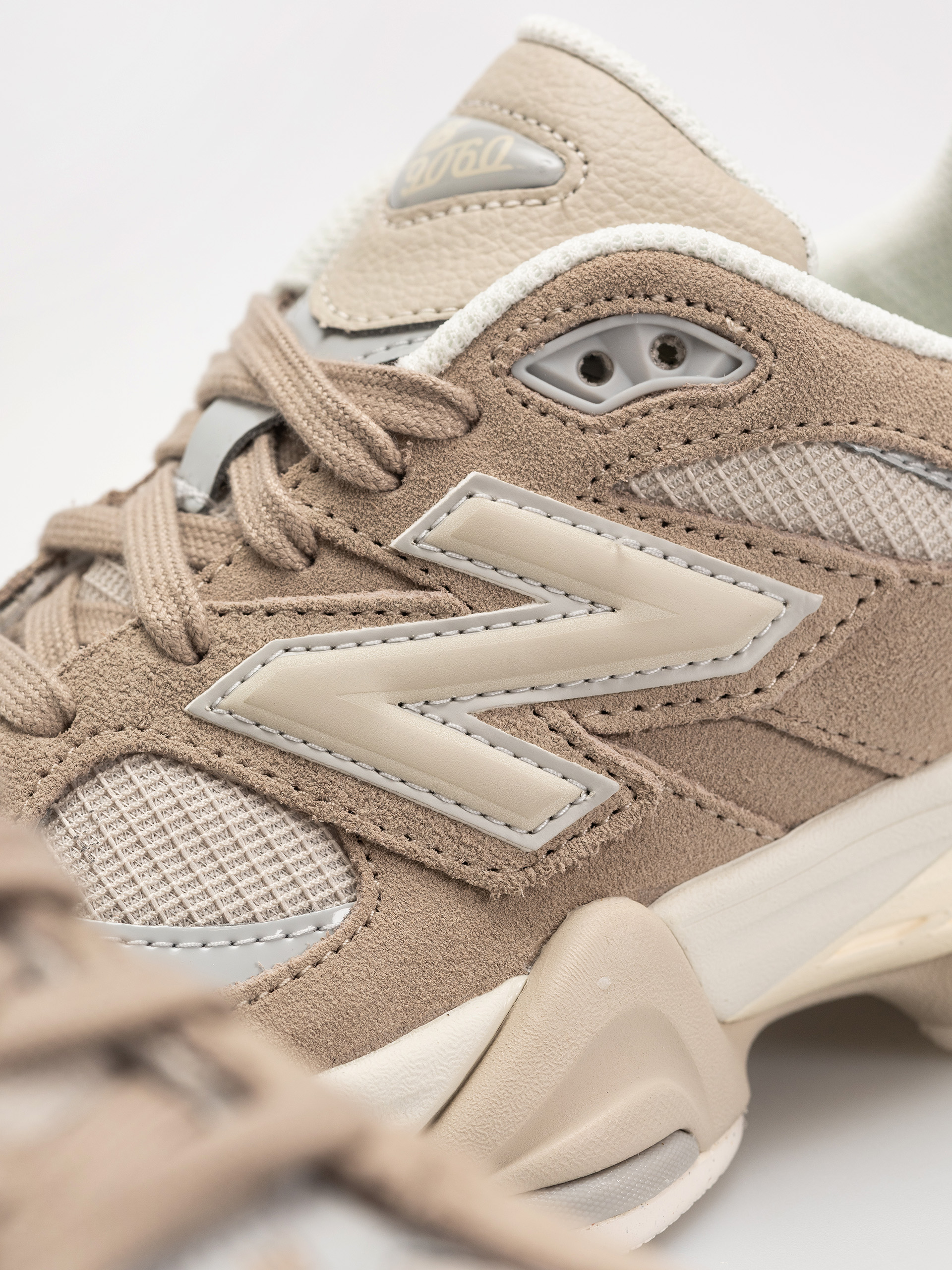 New Balance 9060 Cipők (driftwood/timberwolf)